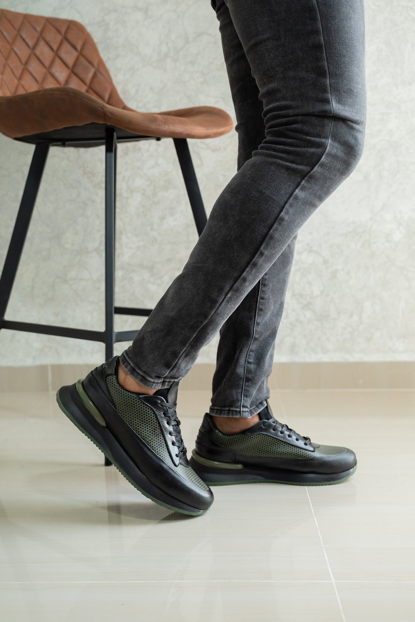 TENIS PARA HOMBRE EN CUERO VERDE | REF MONTANA