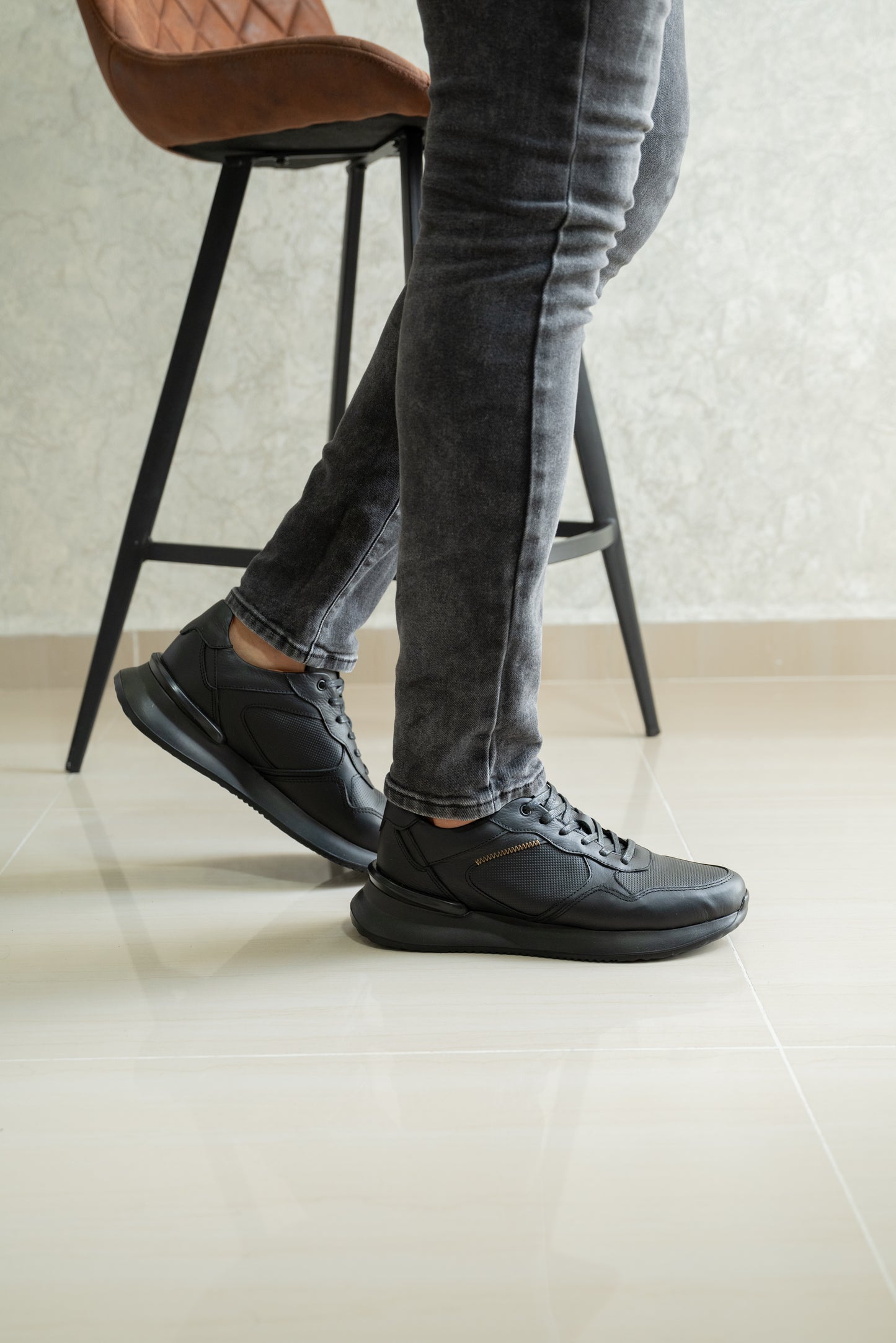 TENIS PARA HOMBRE EN CUERO NEGRO | REF ONTARIO