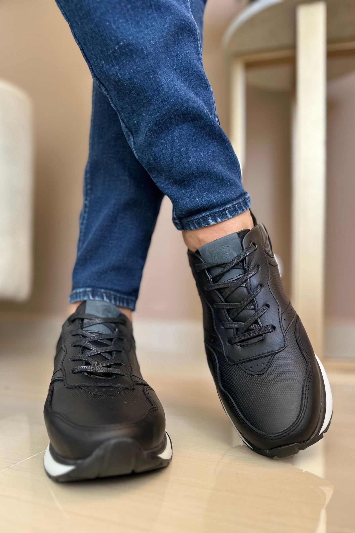 TENIS EN CUERO PARA HOMBRE COLOR NEGRO | REF: DUBLIN B99