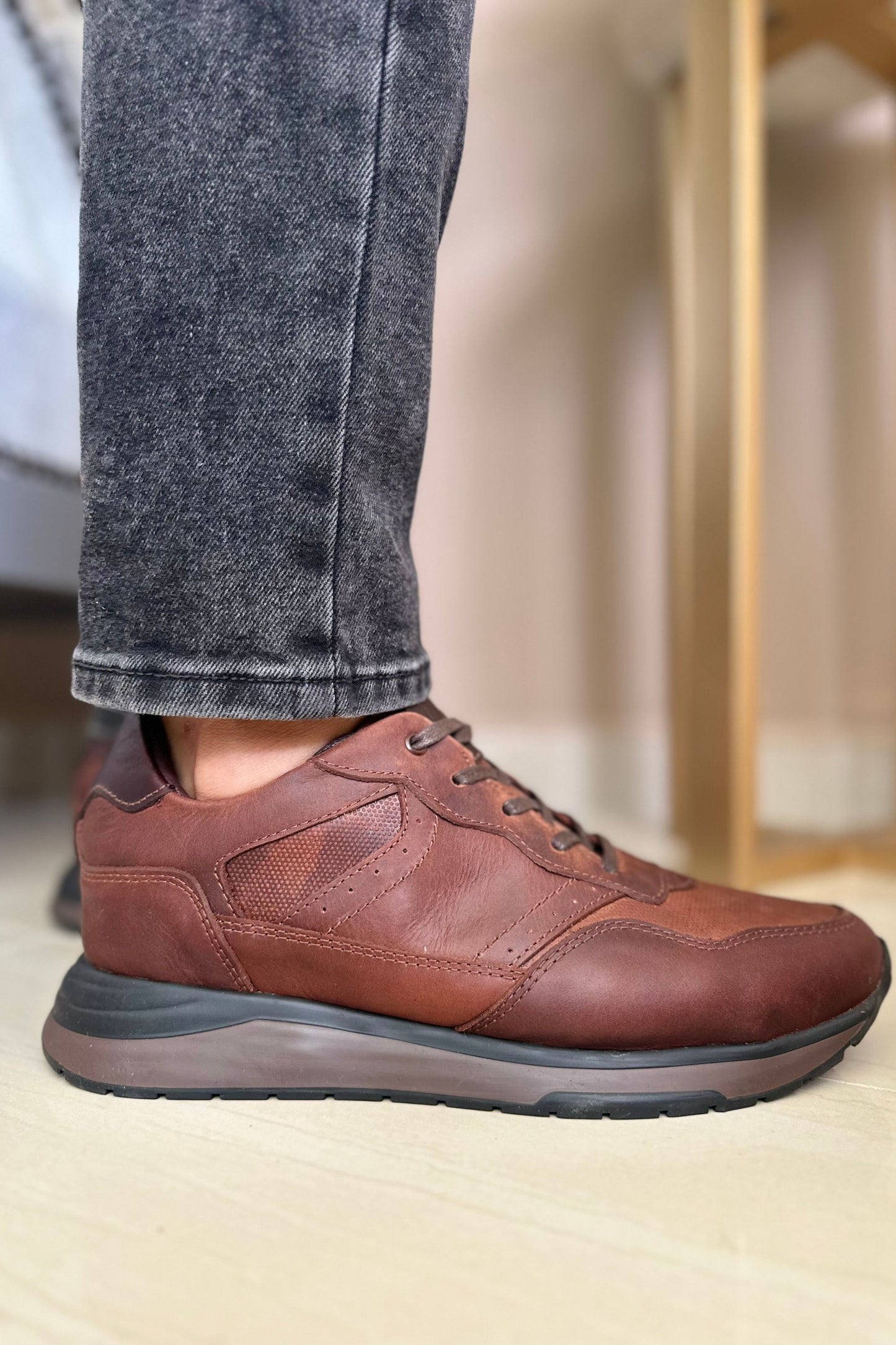 TENIS EN CUERO ENCERADO PARA HOMBRE COLOR COÑAC | REF: DUBLIN B99