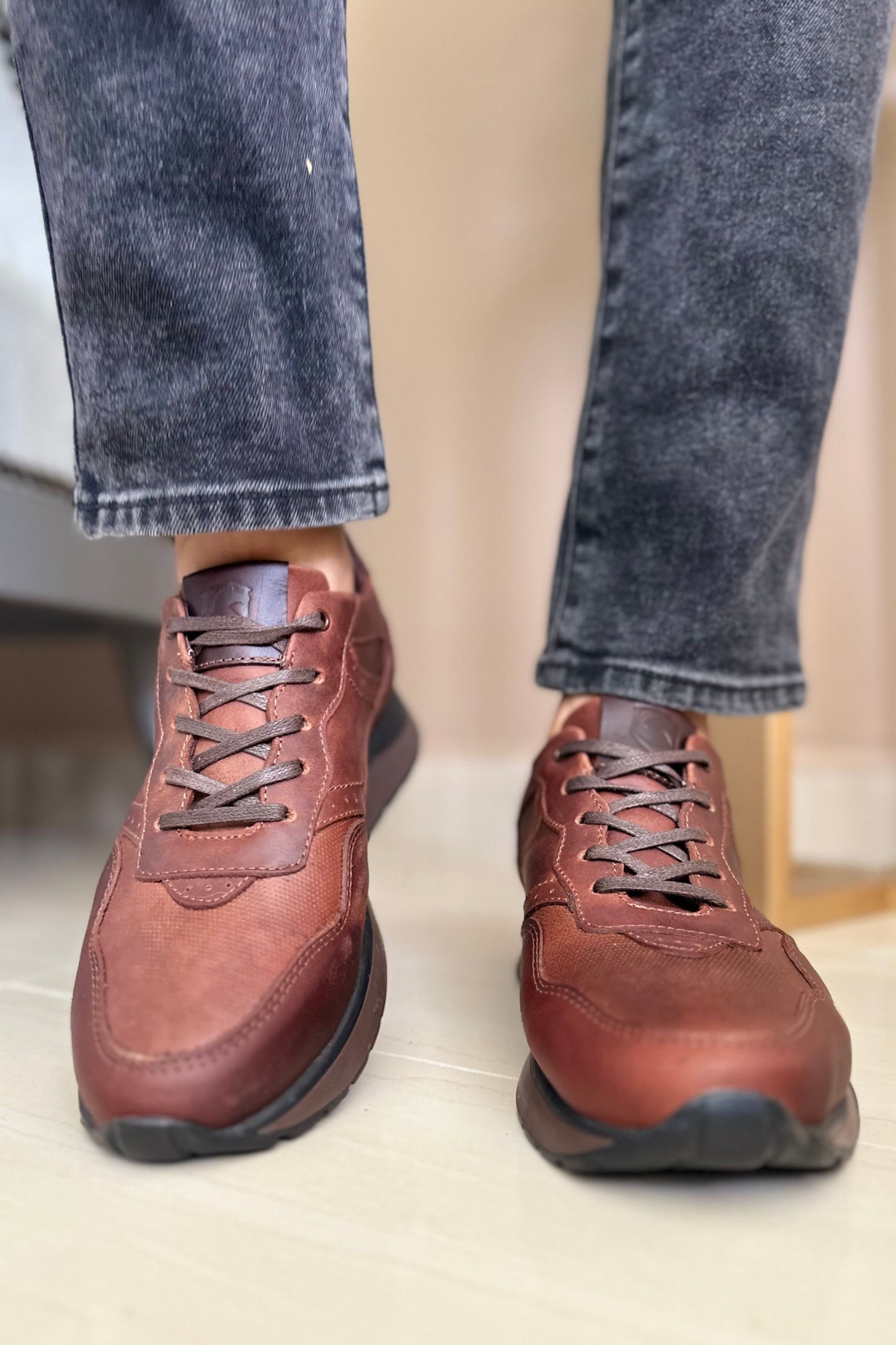 TENIS EN CUERO ENCERADO PARA HOMBRE COLOR COÑAC | REF: DUBLIN B99