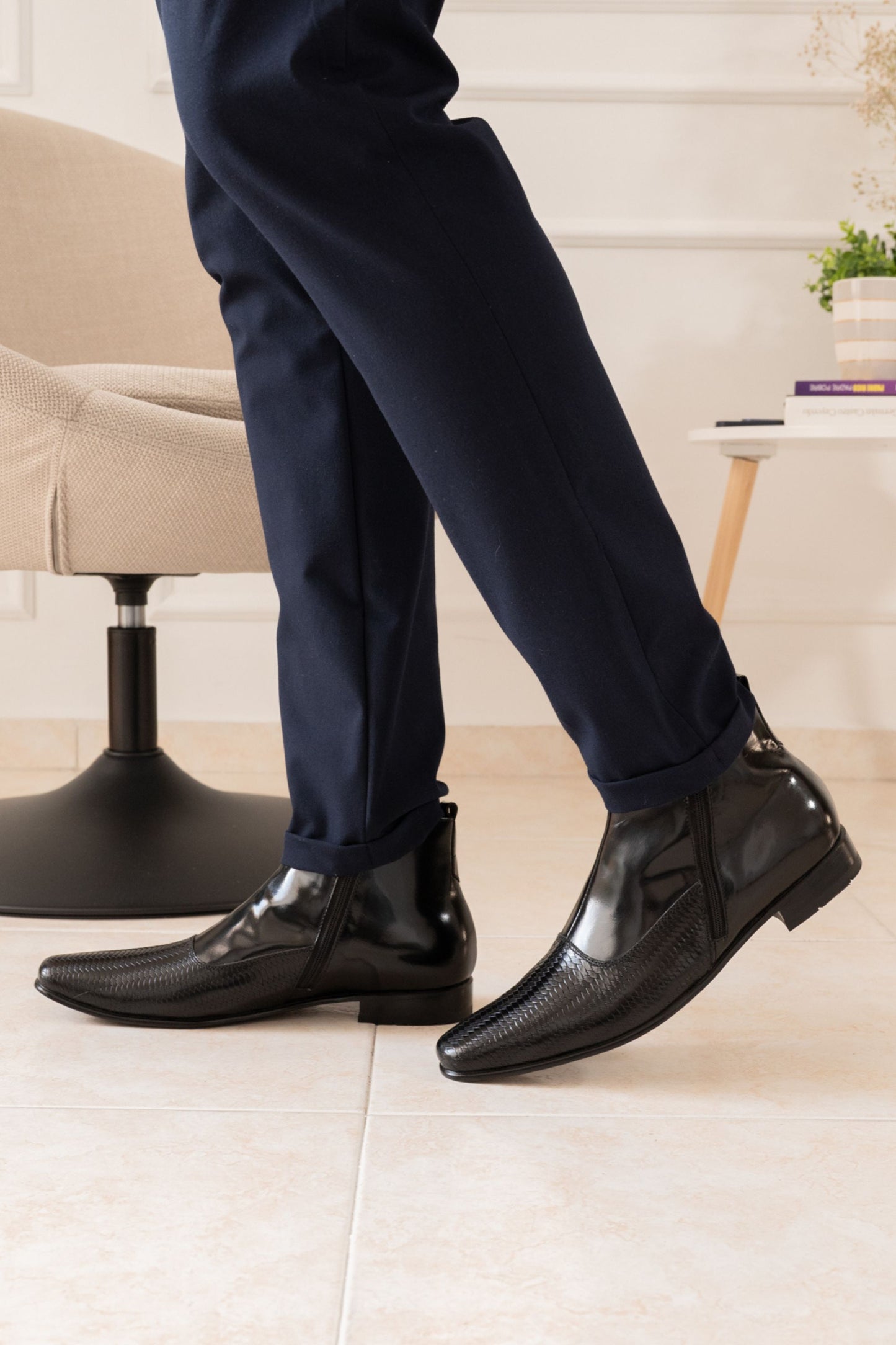 BOTIN ELEGANTE PARA HOMBRE TRIUMBI EN CUERO CAFE PARA HOMBRE