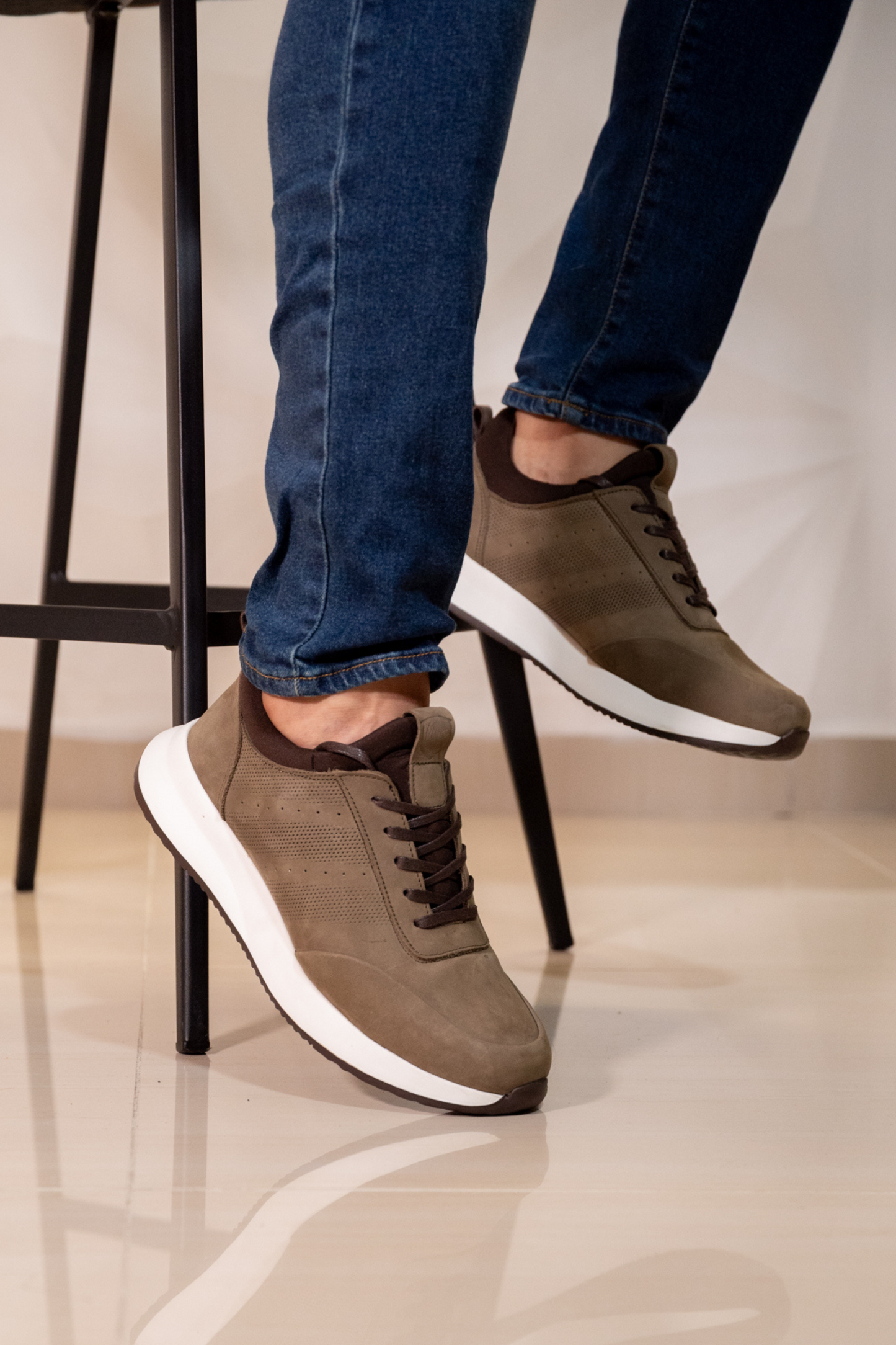 TENIS EN CUERO IMBLU PARA HOMBRE REF: FERRARA 3216