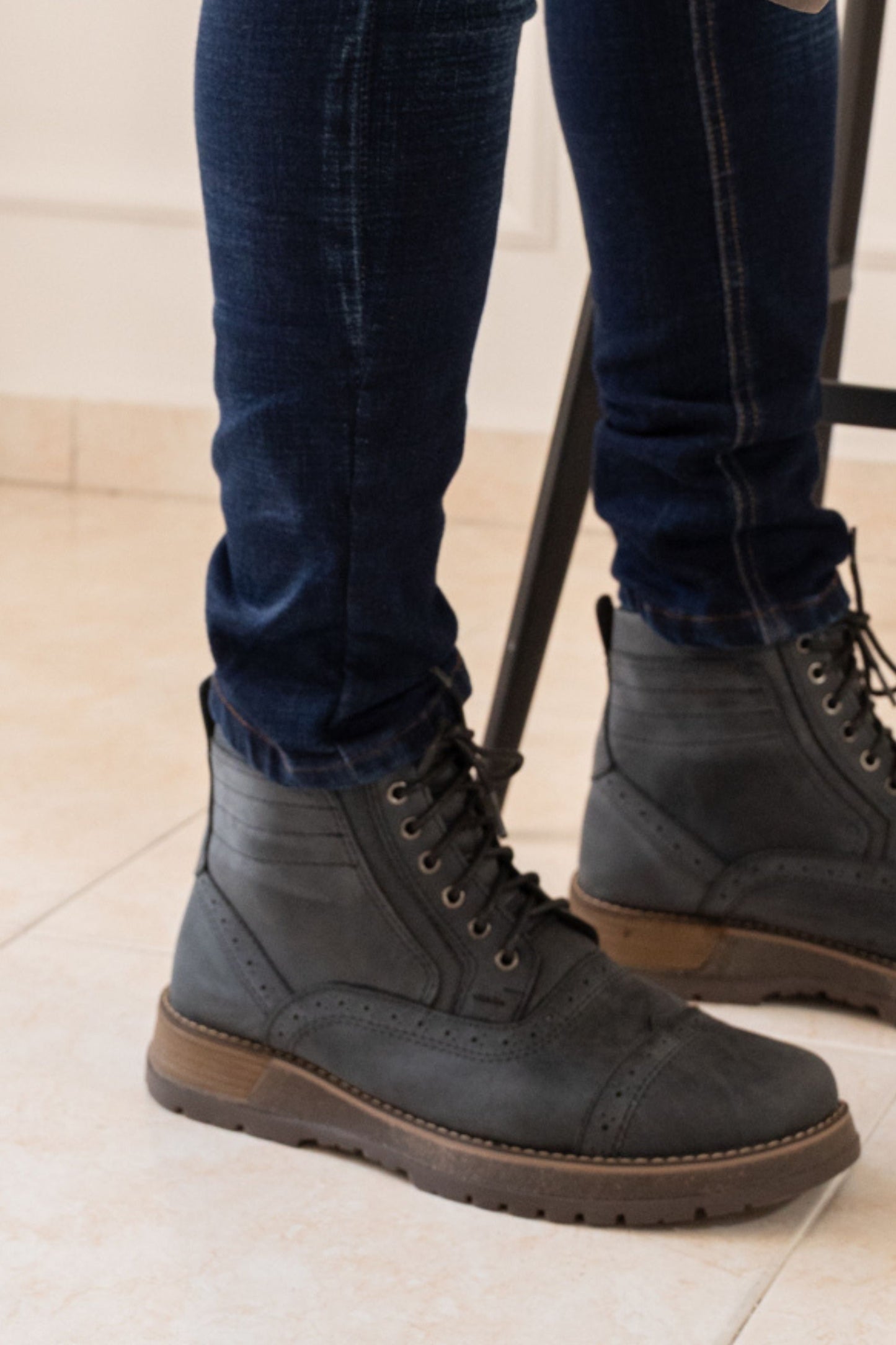 BOTAS DREAMS PARA HOMBRE EN CUERO GRIS REF: TUNJA