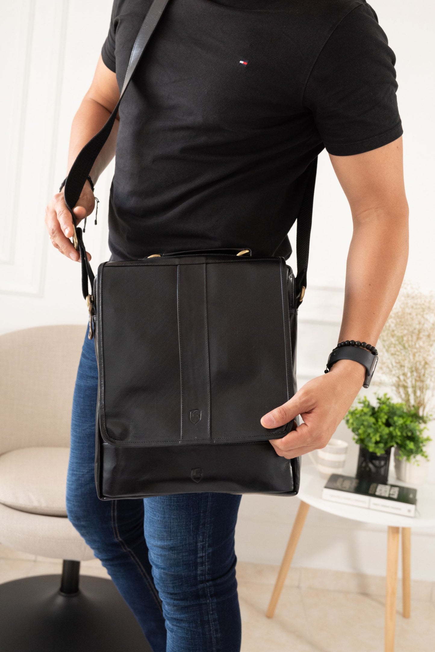 CARRIEL KEN EN CUERO NEGRO PARA HOMBRE