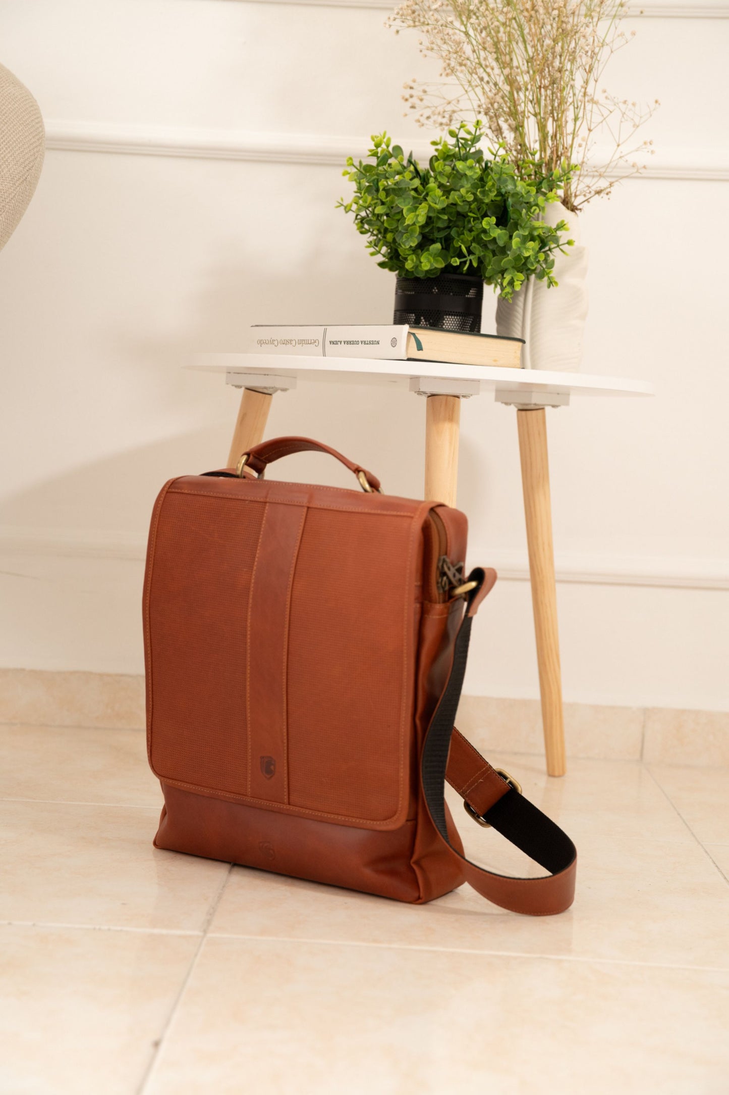 CARRIEL KEN EN CUERO NEGRO PARA HOMBRE