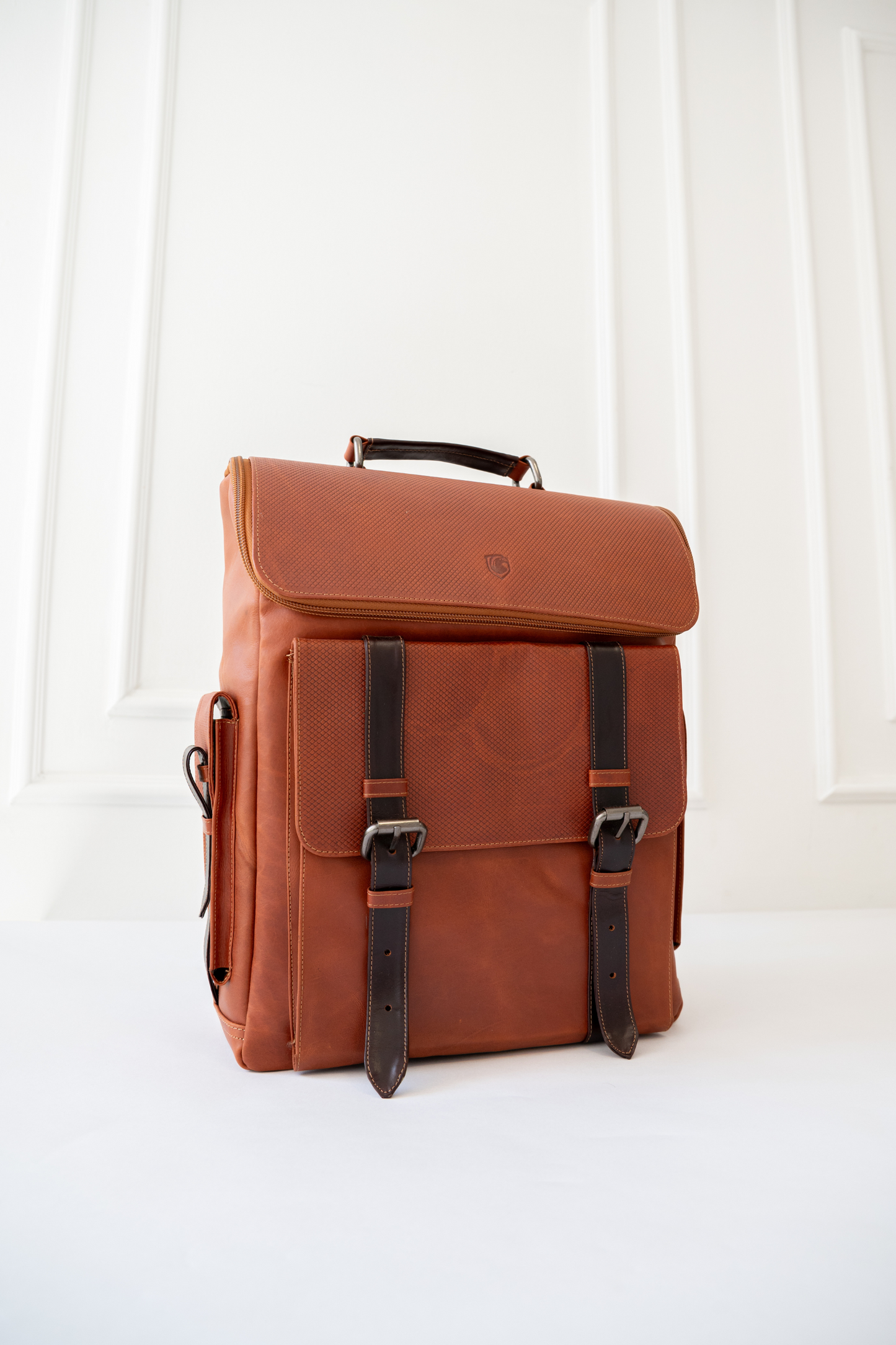 MORRAL WOLF MULTIFUNCIONAL EN CUERO MIEL PARA HOMBRE | FREE ZONE