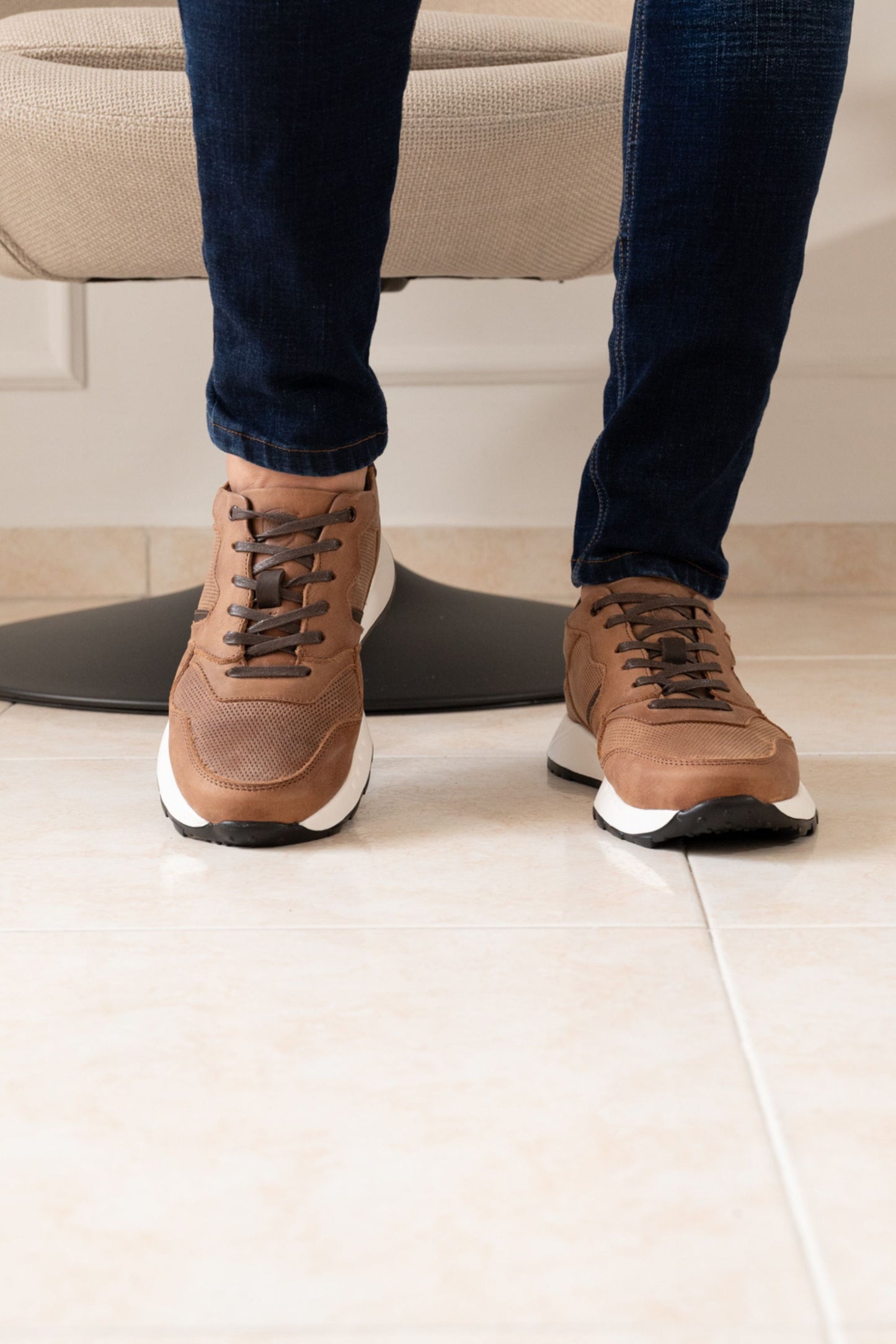 TENIS FUTURE EN CUERO MIEL PARA HOMBRE