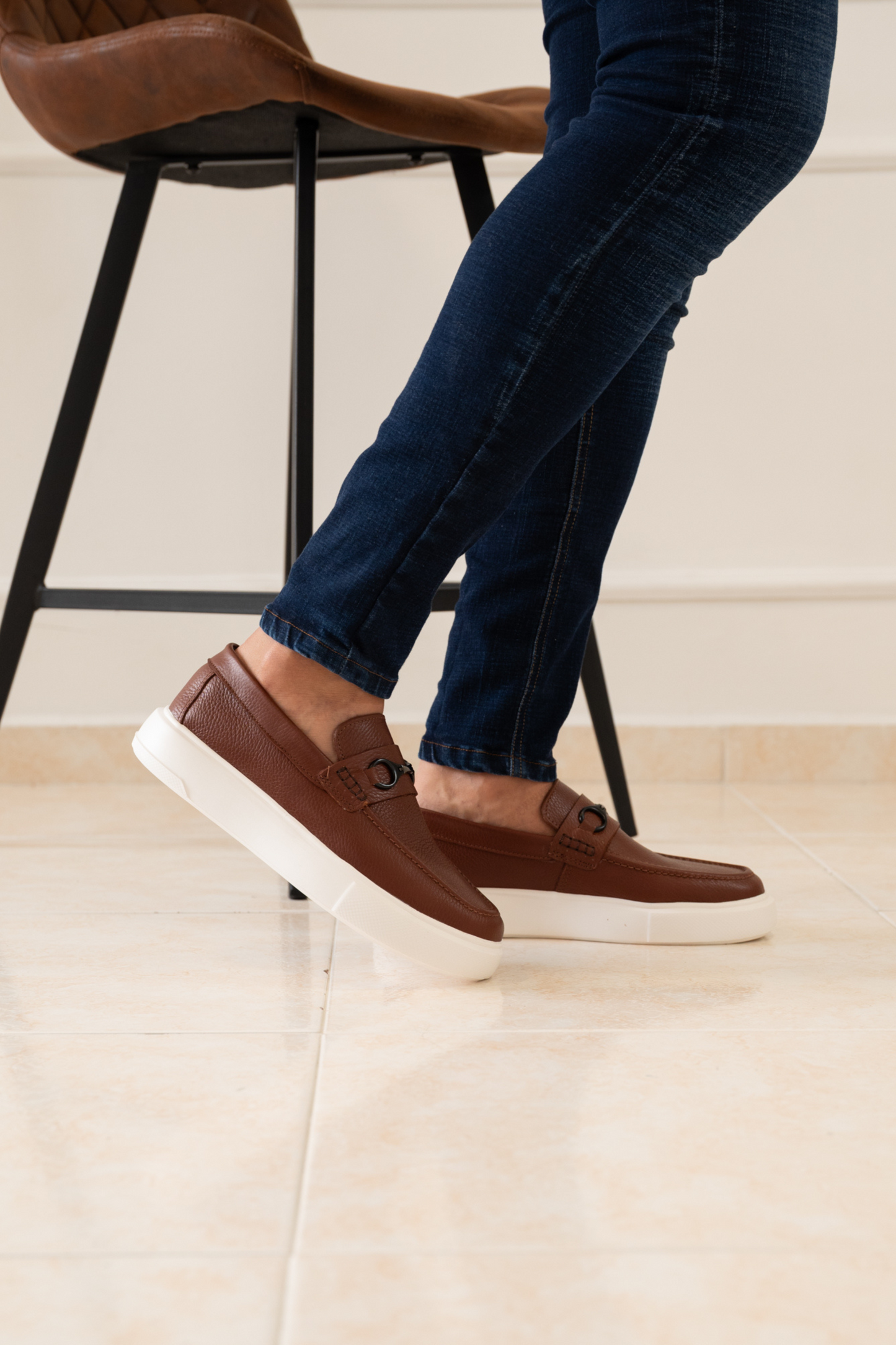 MOCASINES PARA HOMBRE EN CUERO COLOR MIEL / REF: FLOTER BENEVENTO