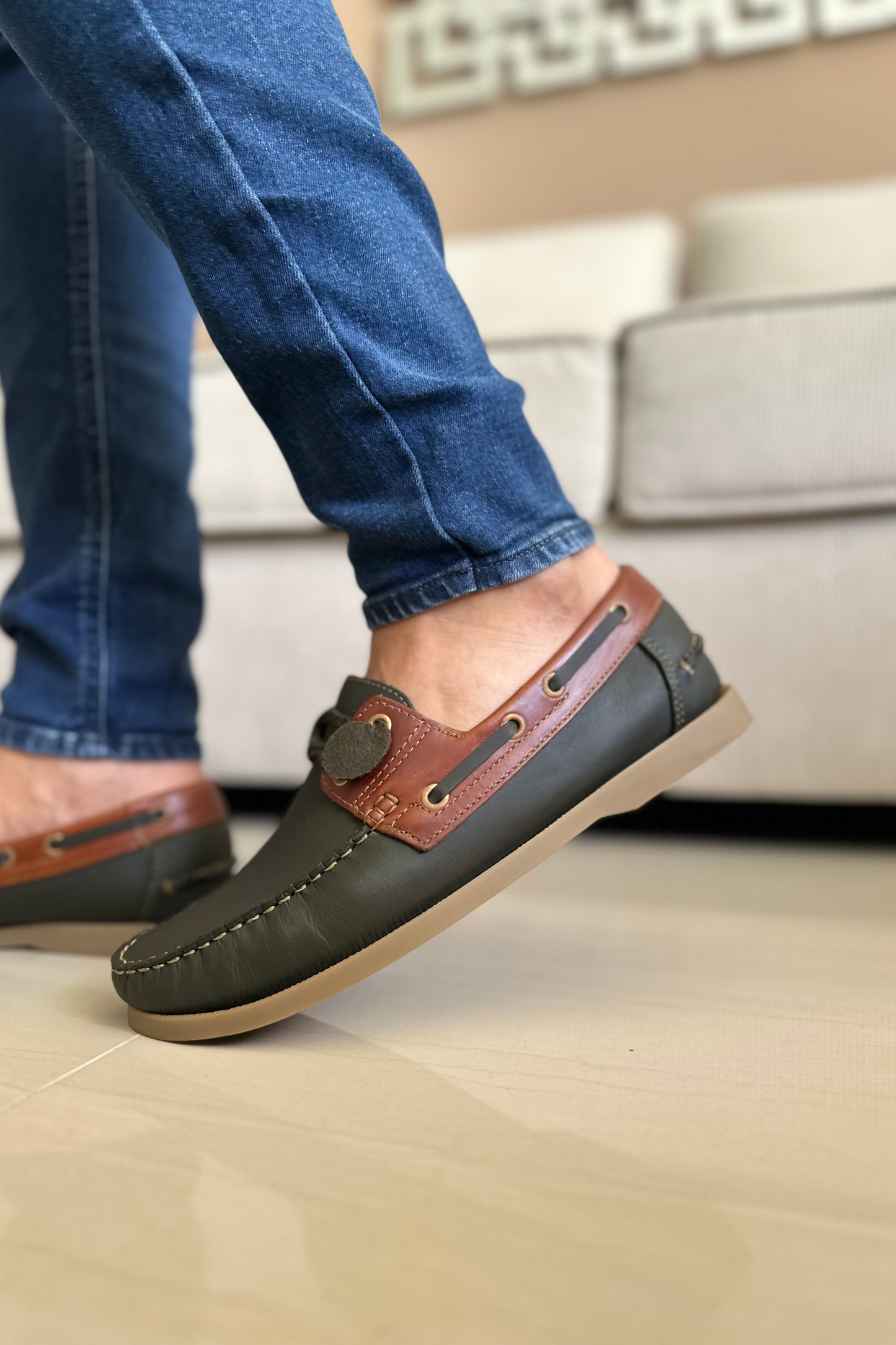 MOCASINES EN CUERO  PARA HOMBRE REF: ANDREW 731 VERDE X COÑAC