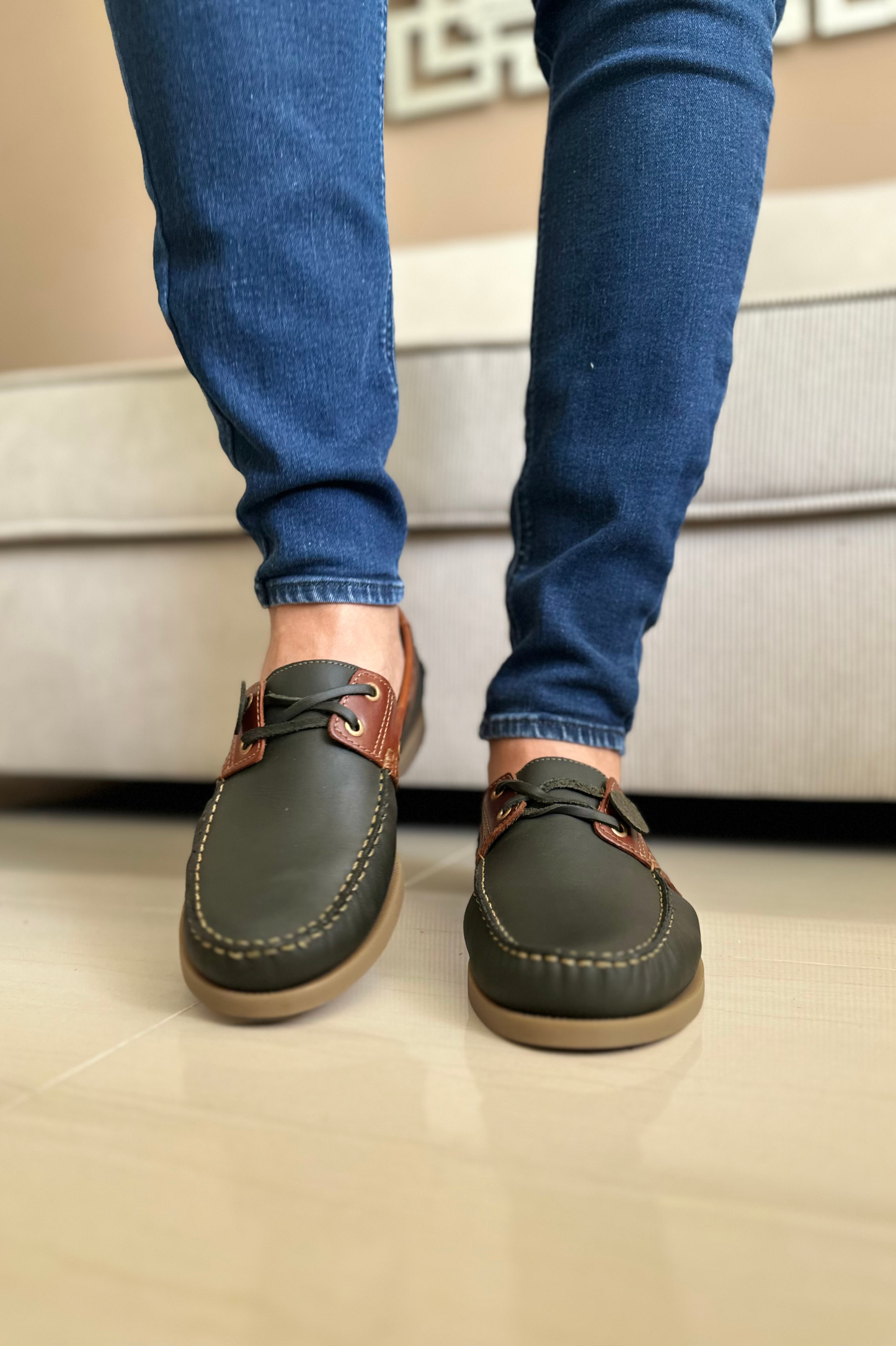 MOCASINES EN CUERO  PARA HOMBRE REF: ANDREW 731 VERDE X COÑAC