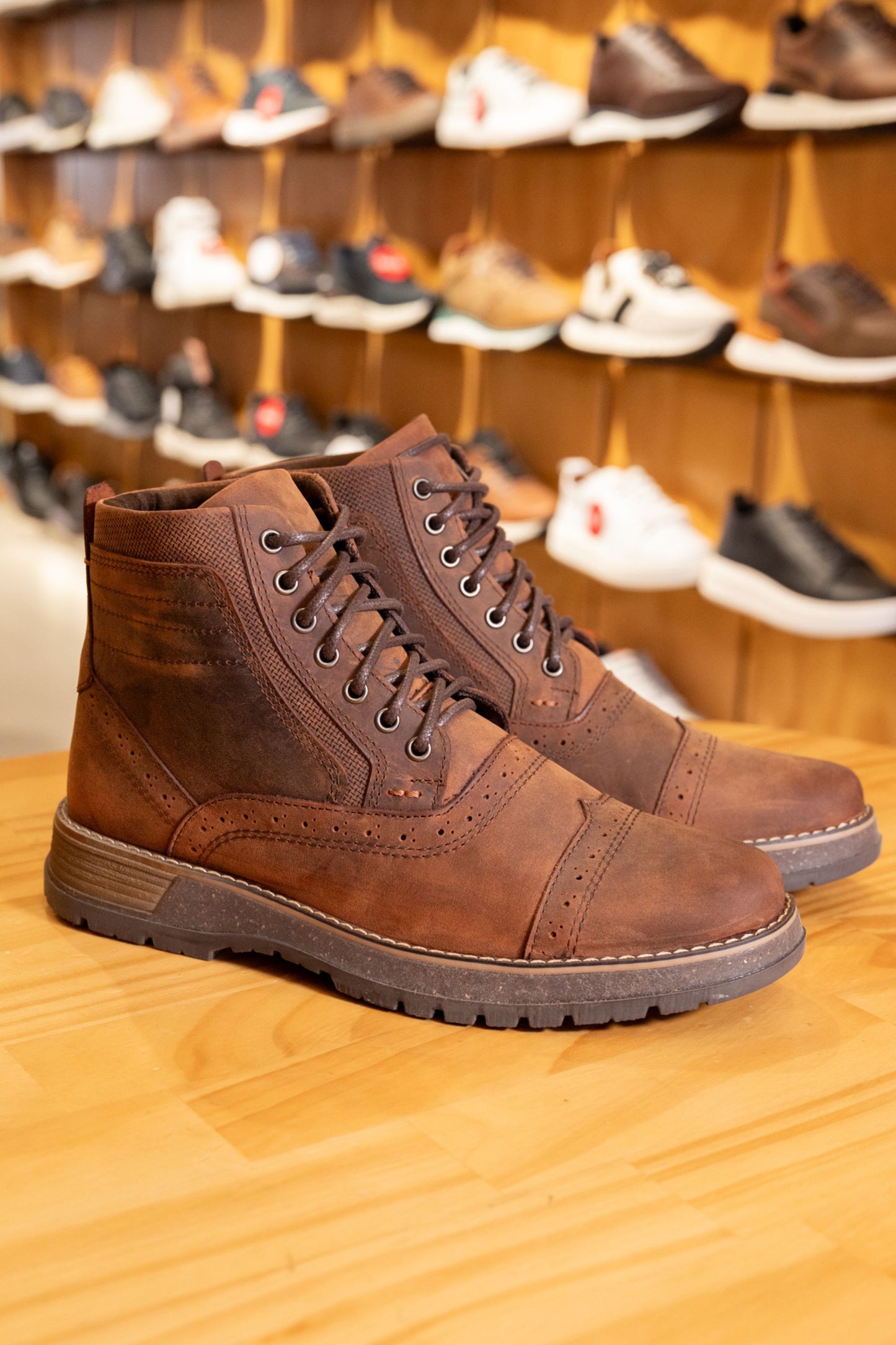 BOTAS DREAMS PARA HOMBRE EN CUERO MIEL REF: TUNJA COÑAC