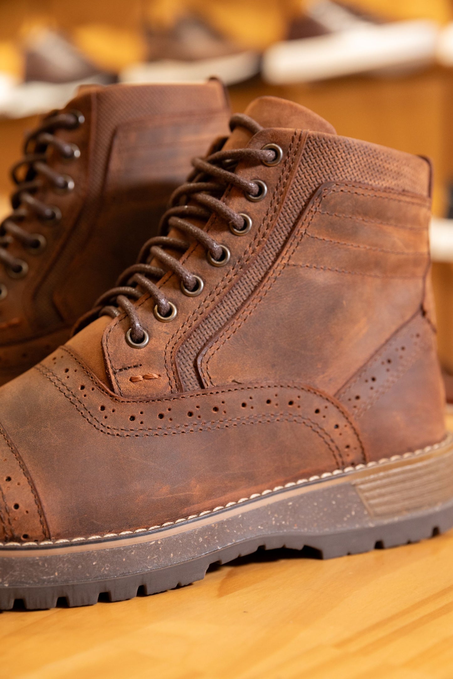 BOTAS DREAMS PARA HOMBRE EN CUERO MIEL REF: TUNJA COÑAC