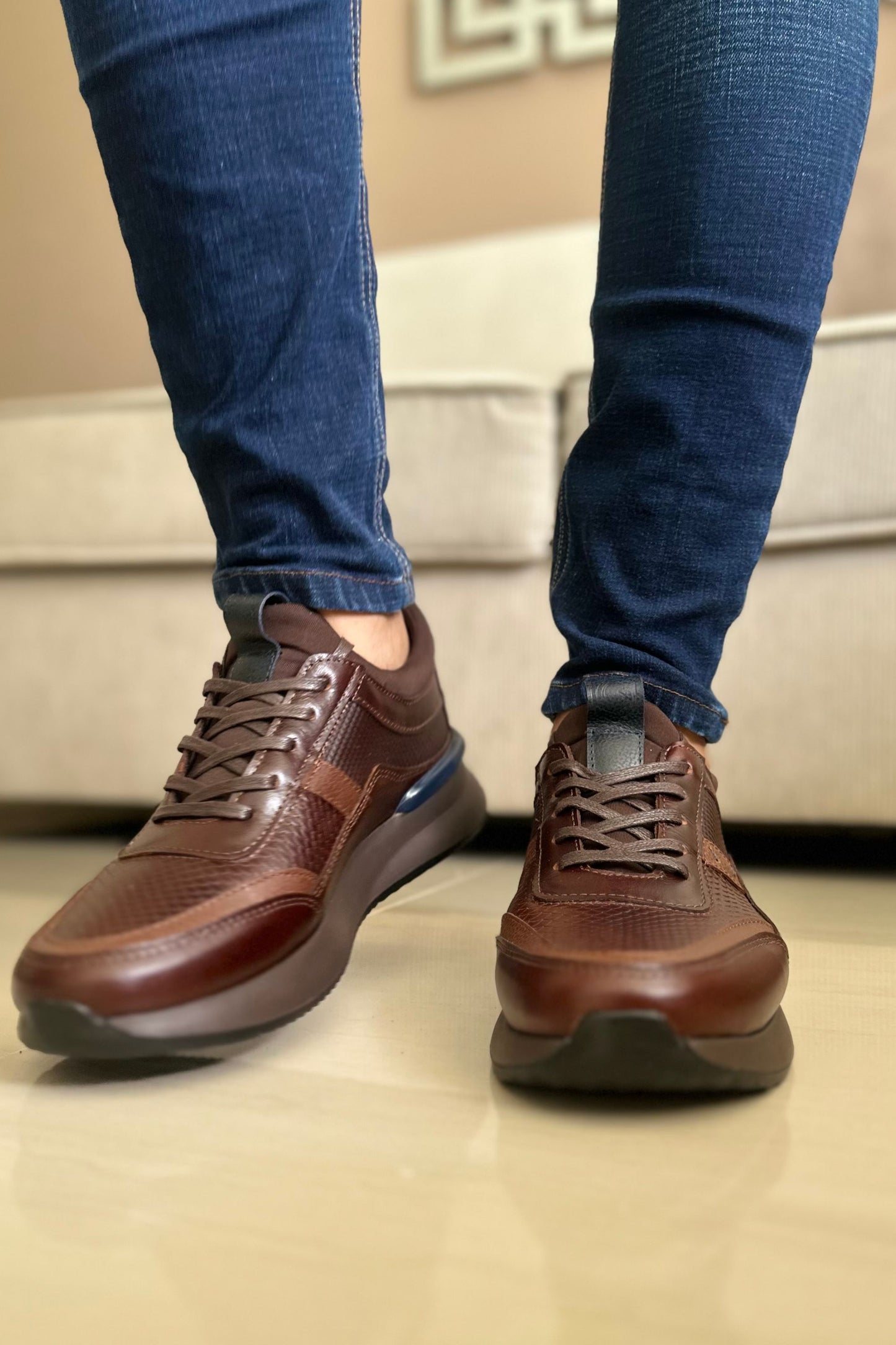 TENIS PARA HOMBRE EN CUERO COLOR CAFE X AZUL REF: 3217 BERGAMO