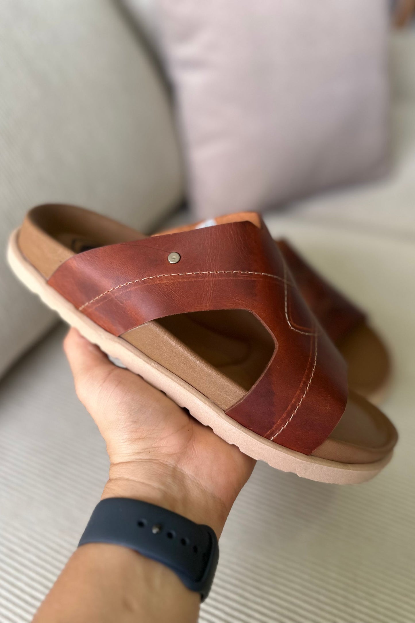 SANDALIAS PARA HOMBRE EN CUERO MIEL REF: CHARLOTTE