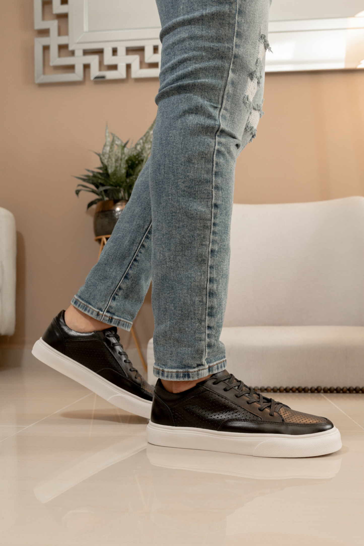 TENIS DONALD EN CUERO NEGRO PARA HOMBRE