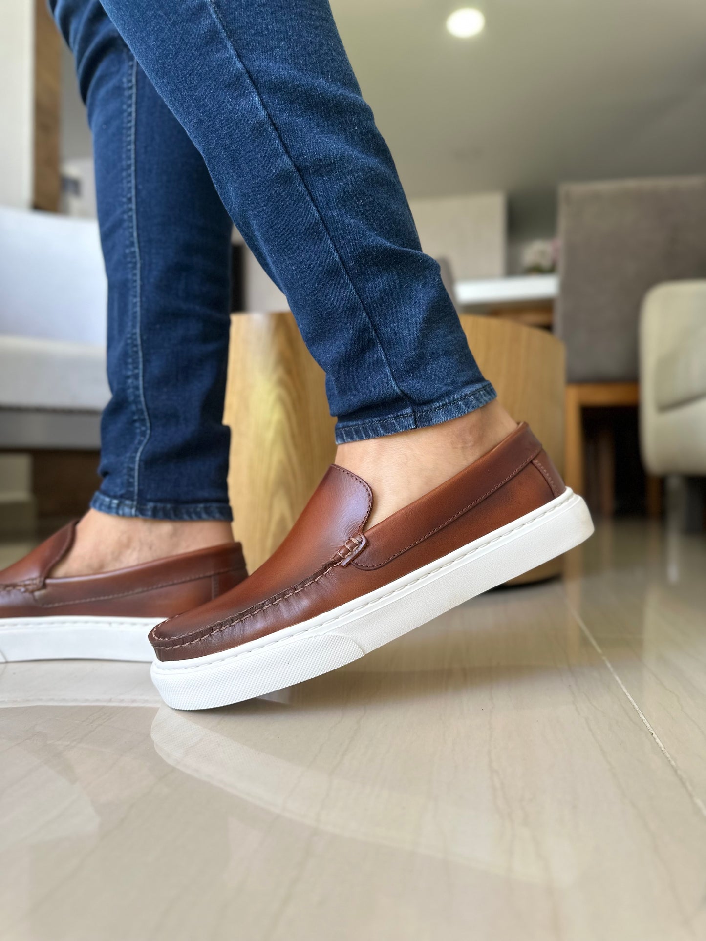 ZAPATO MOCASÍN EN CUERO PARA HOMBRE COLOR COÑAC | REF: LUCIO