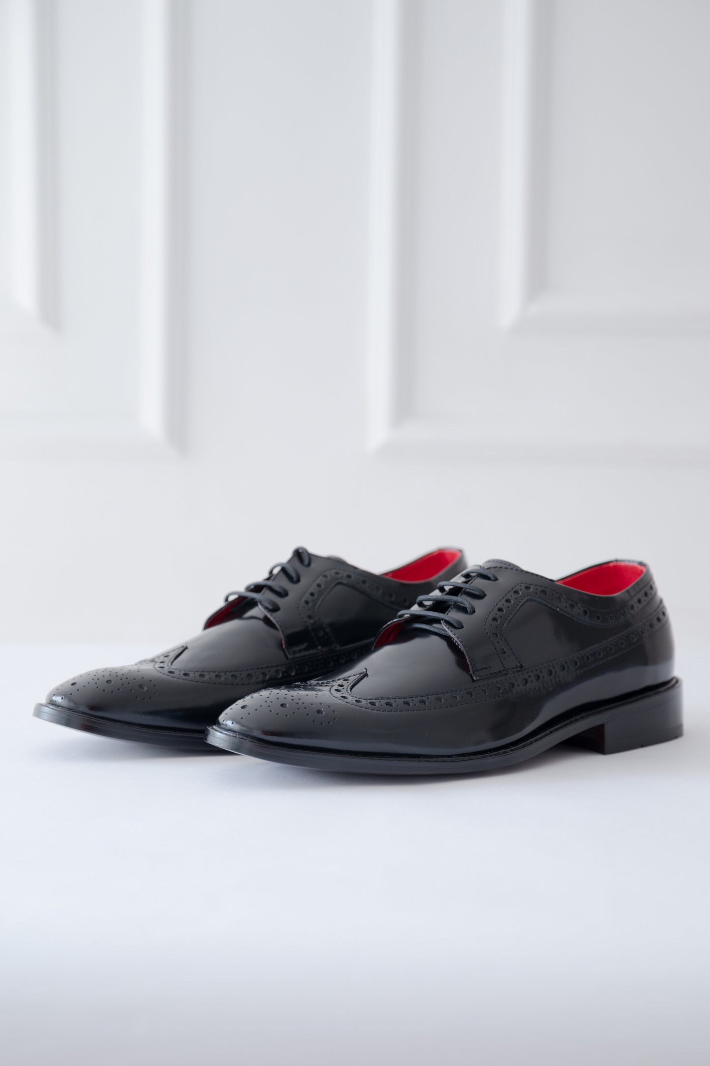 ZAPATO DERBY CRISTIAN DE CUERO NEGRO BRILLANTE PARA HOMBRE / REF:LUZ CARACAS