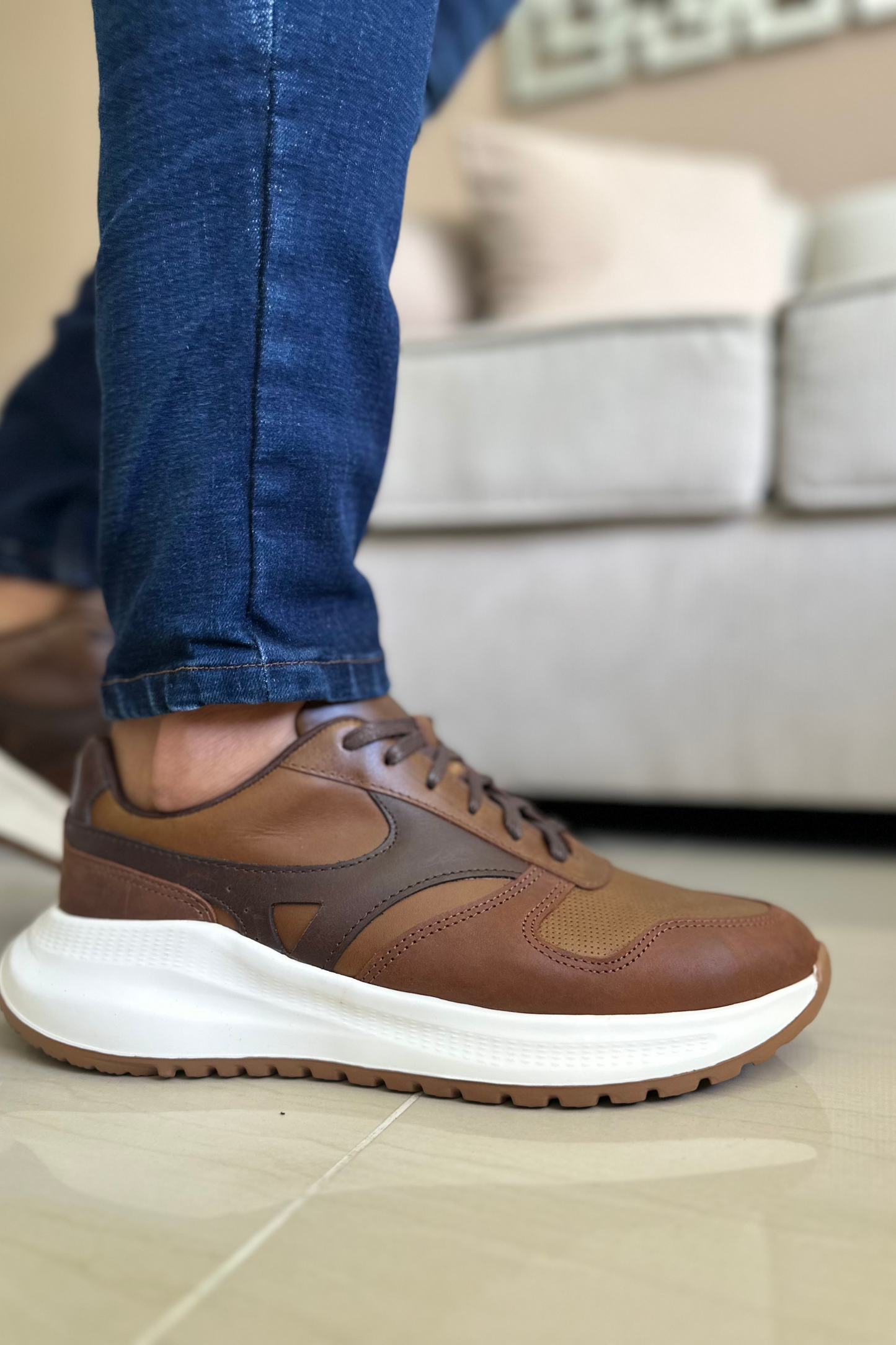 TENIS EN CUERO PARA HOMBRE COLOR HOJA SECA REF: COVEÑAS
