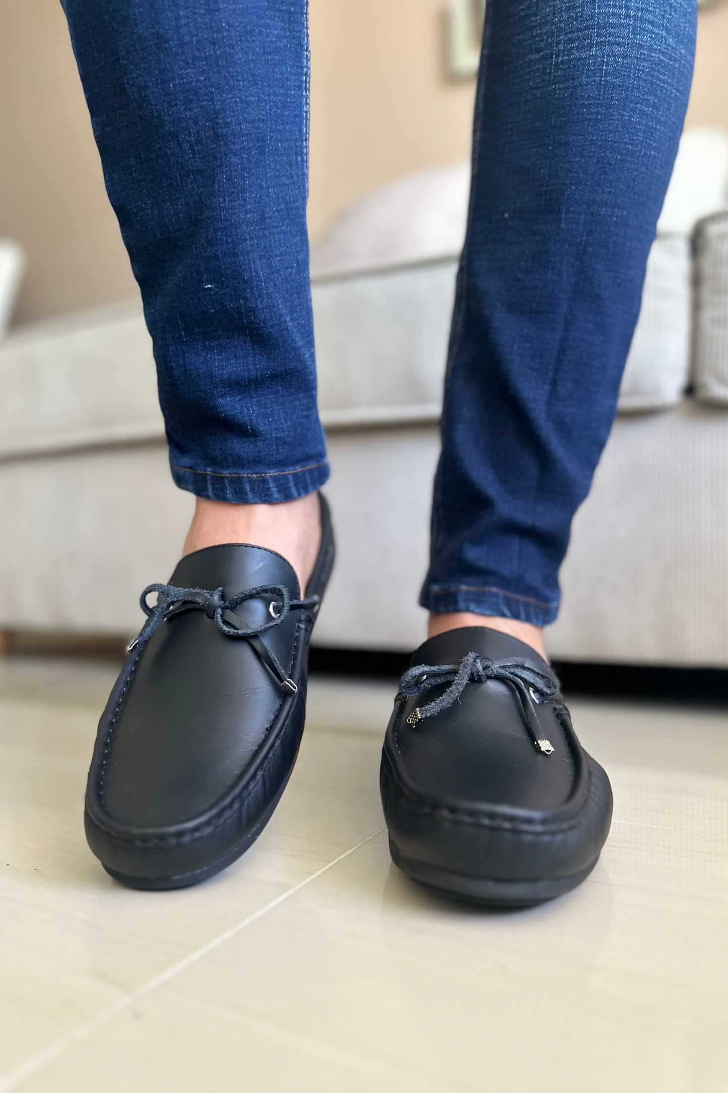 MOCASINES PARA HOMBRE EN CUERO NEGRO REF: TIBANA