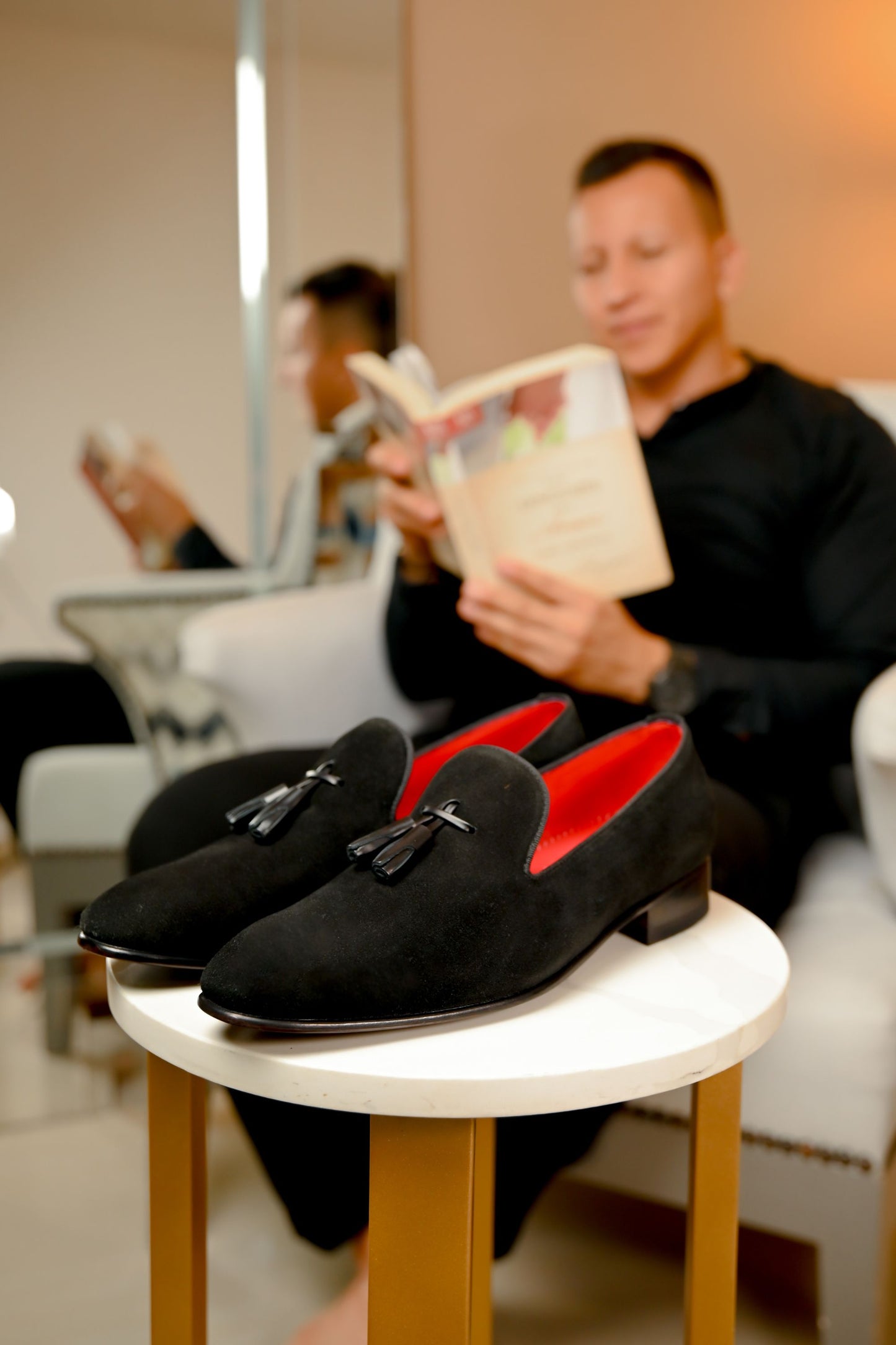 SLIPPERS BASILIO EN CUERO CARNAZA NEGRO PARA HOMBRE / REF: LUZ 1707