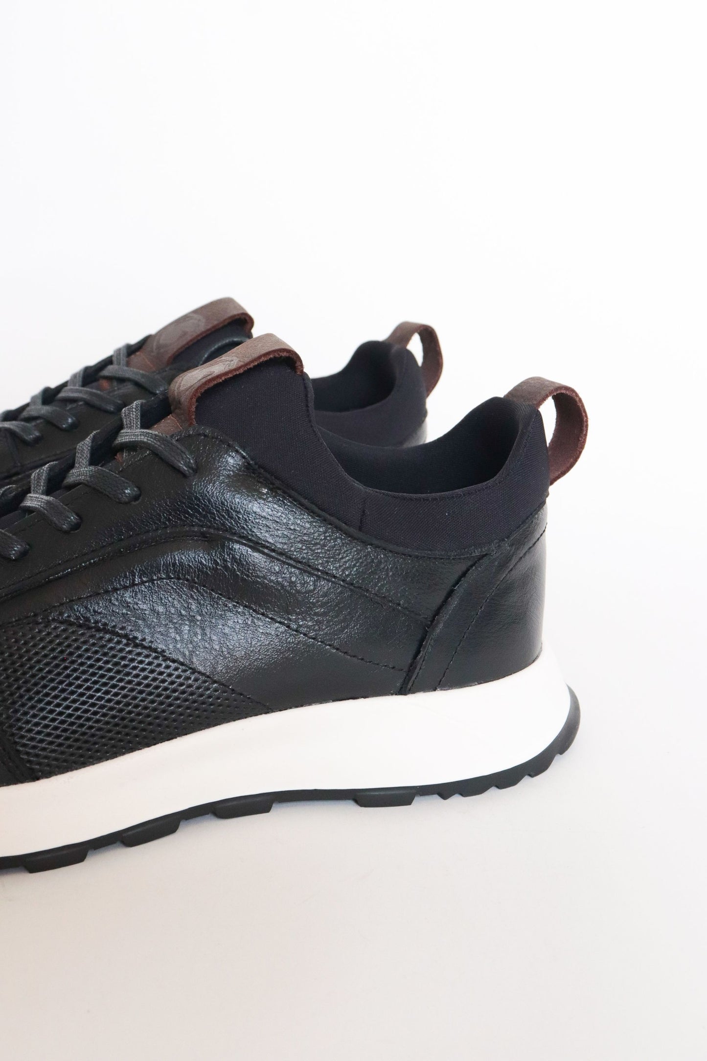 TENIS EN CUERO PARA HOMBRE NEGRO | REF: OLIVER 3050