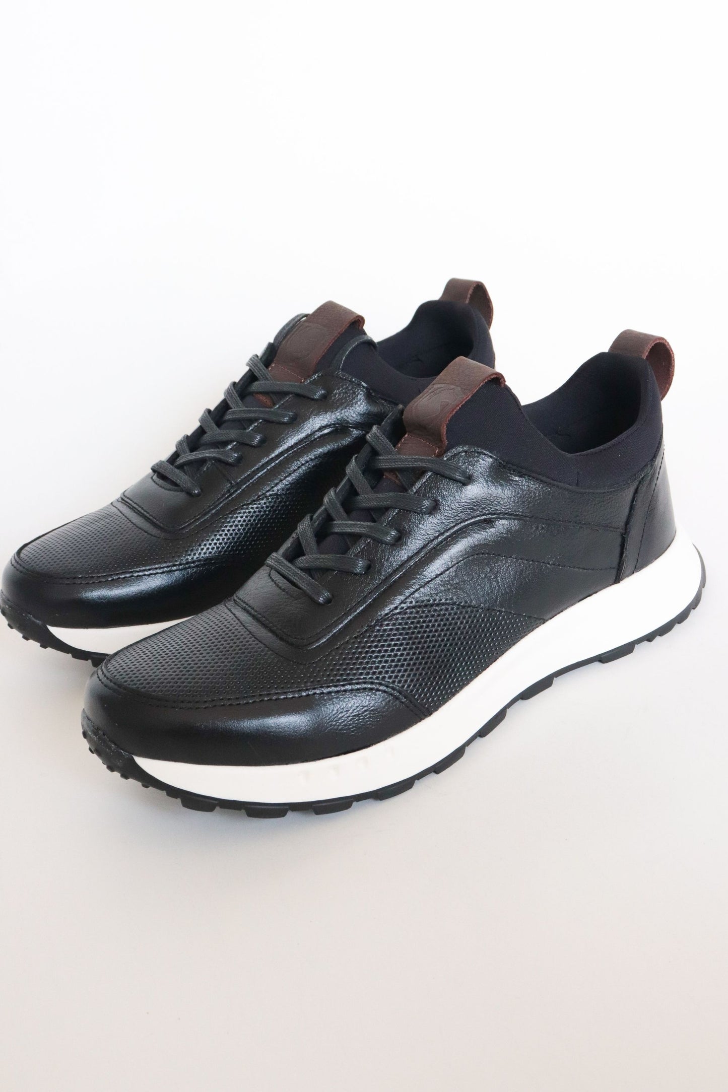 TENIS EN CUERO PARA HOMBRE NEGRO | REF: OLIVER 3050