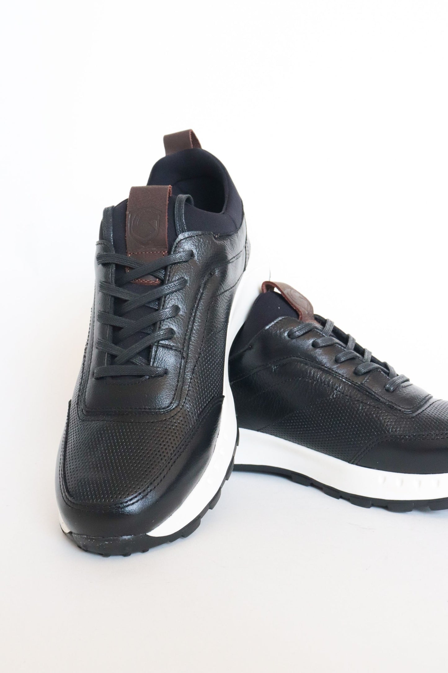 TENIS EN CUERO PARA HOMBRE NEGRO | REF: OLIVER 3050