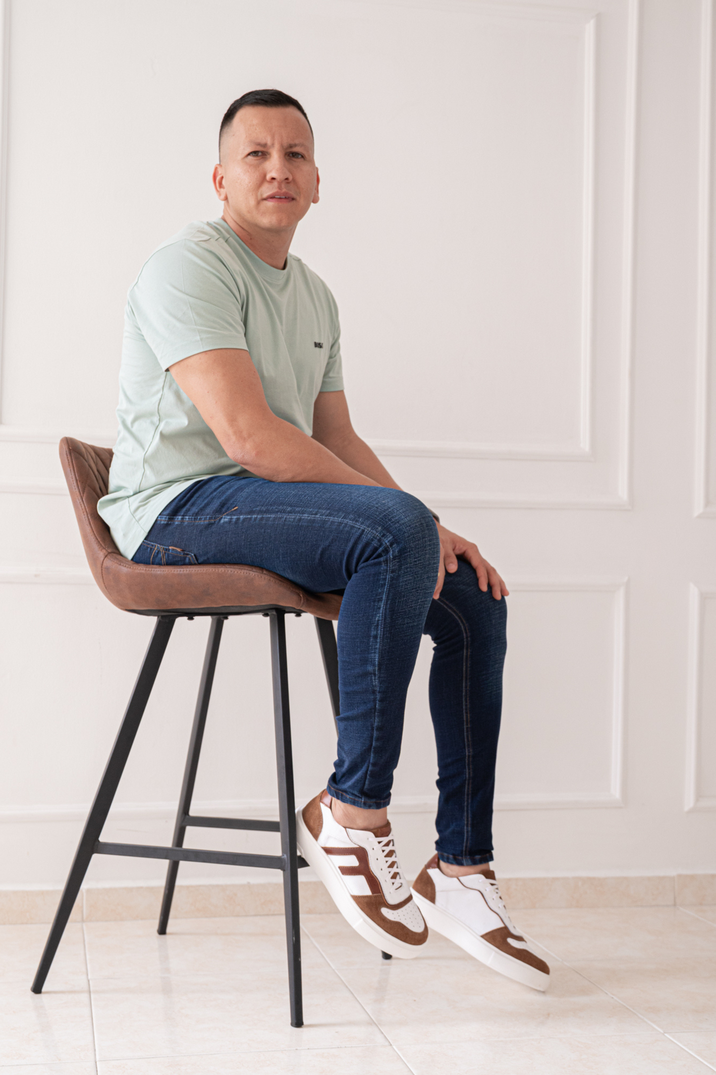 TENIS EN CUERO PARA HOMBRE COLOR BLANCO X MIEL REF: 616 PARMA