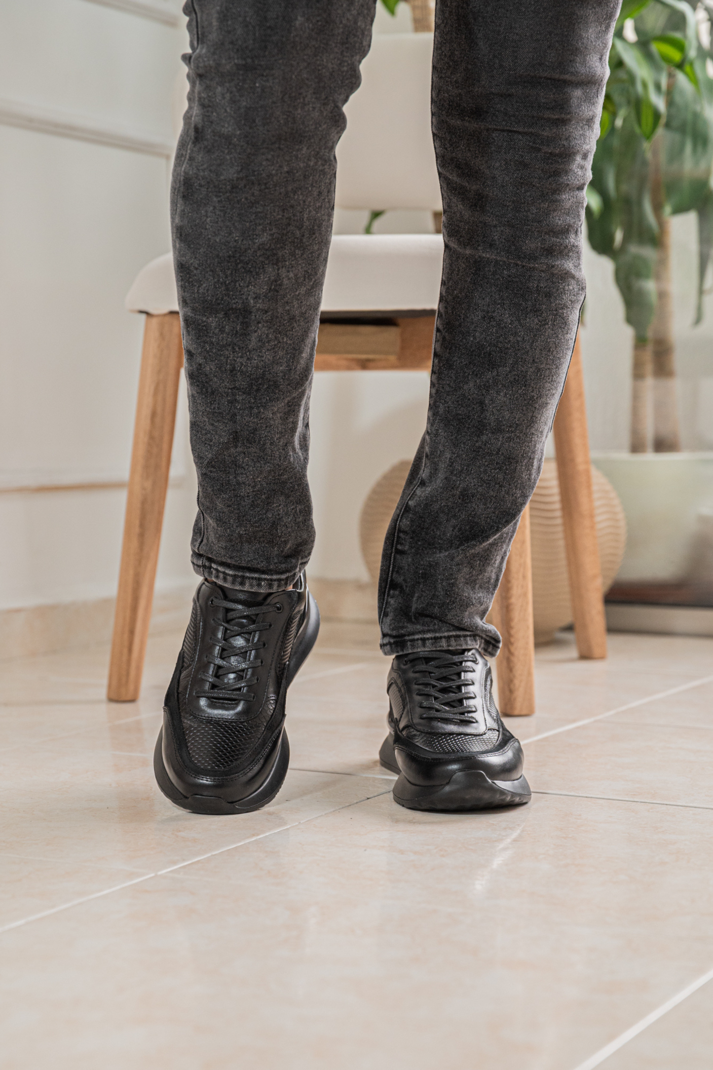 TENIS PARA HOMBRE EN CUERO NEGRO X NEGRO REF: VERONA 3205