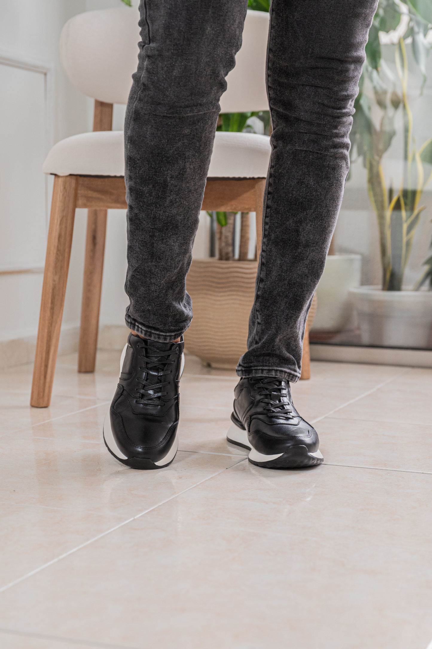 TENIS CUERO NEGRO PARA HOMBRE REF: 3211 VENECIA