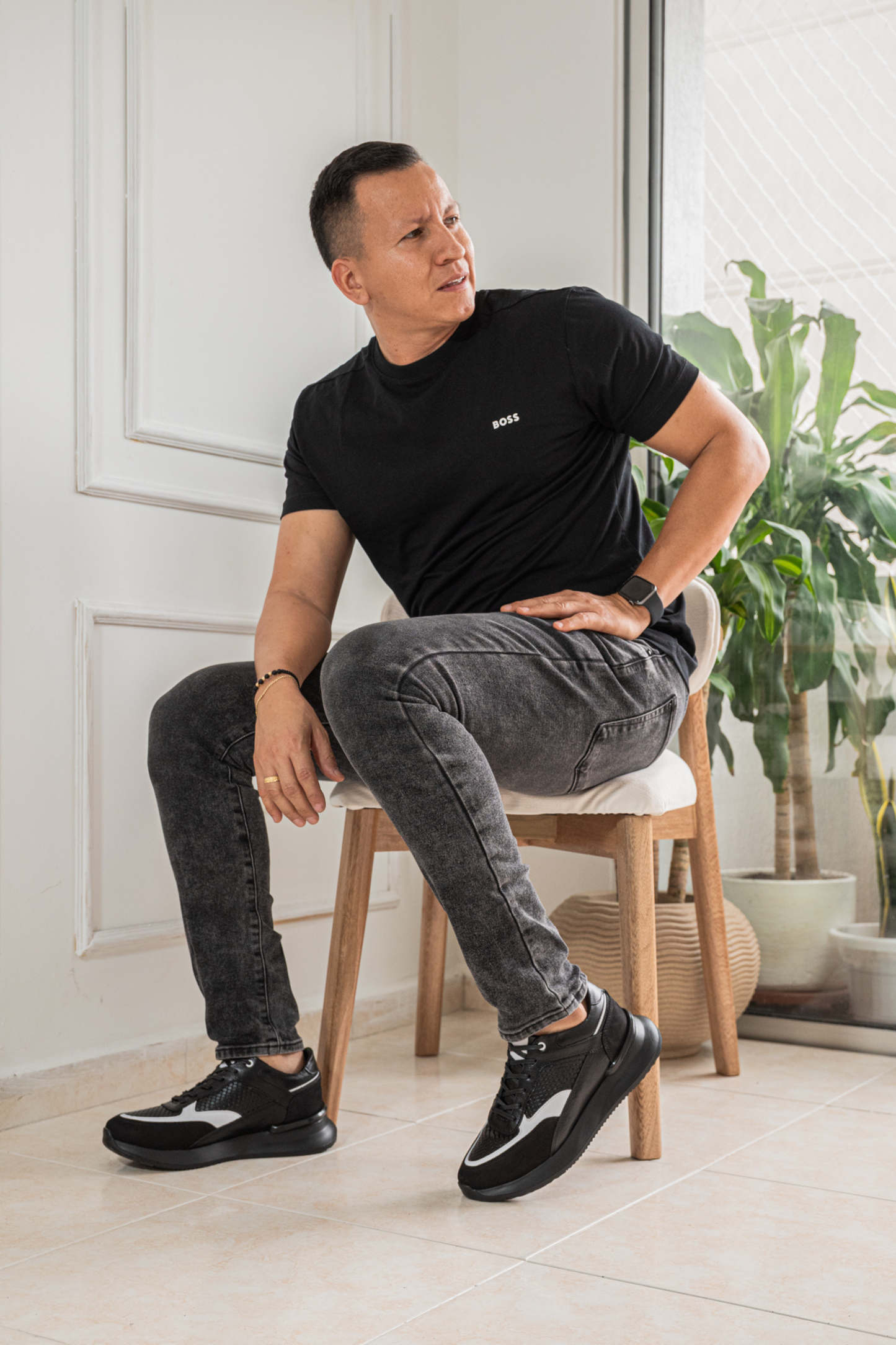 TENIS EN CUERO PARA HOMBRE NEGRO REF: C22 QATAR