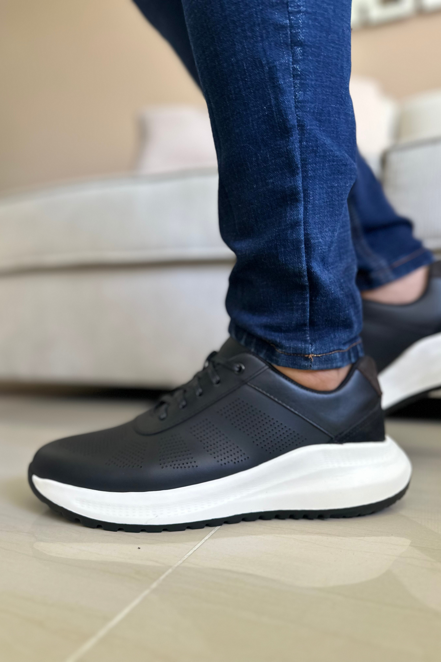 TENIS PARA HOMBRE EN CUERO NEGRO REF: BENFICA