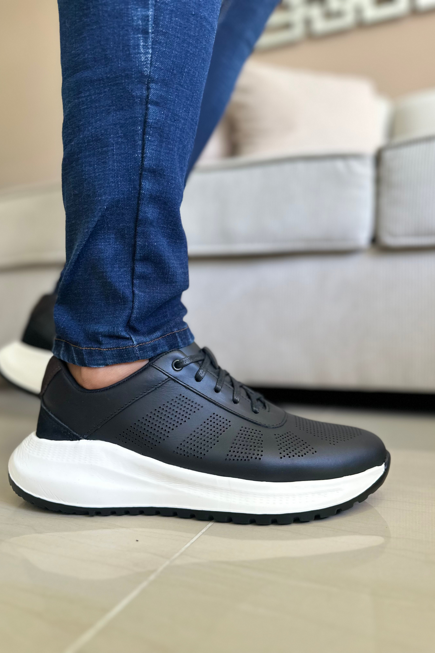 TENIS PARA HOMBRE EN CUERO NEGRO REF: BENFICA