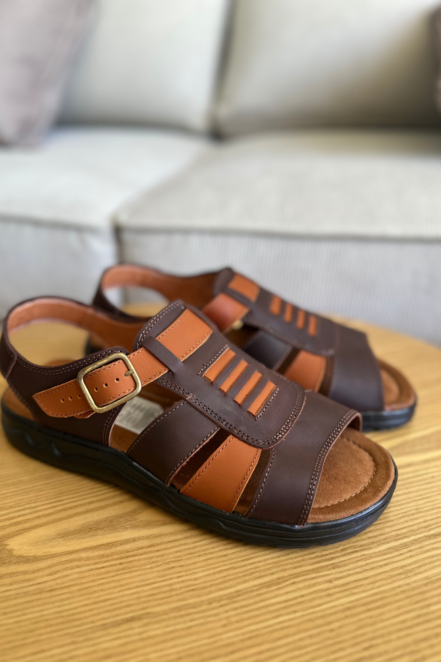 SANDALIAS PARA HOMBRE EN CUERO COÑAC X MIEL REF: LYON