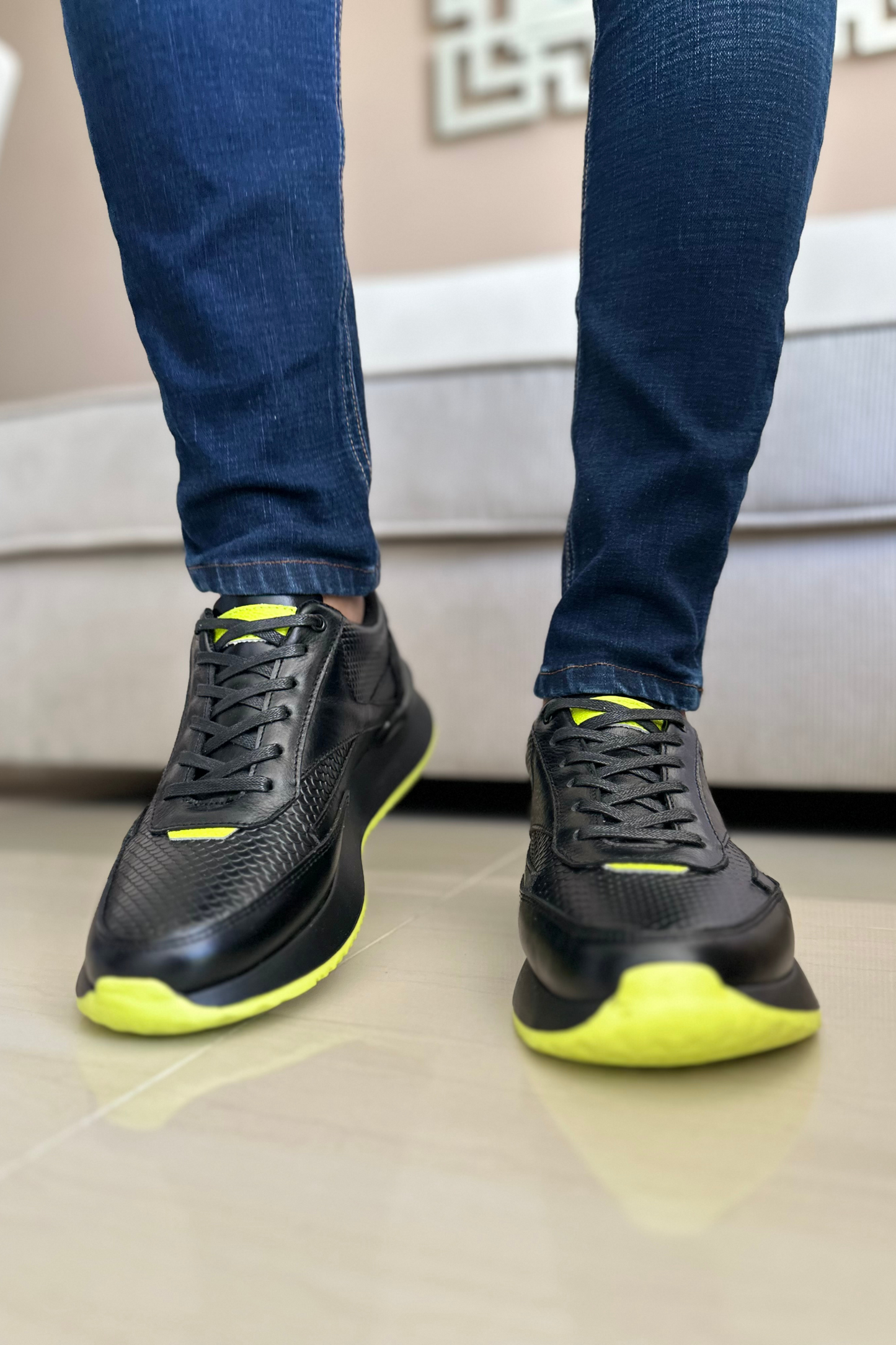 TENIS EN CUERO PARA HOMBRE COLOR NEGRO X NEON REF: 3223 CATANIA