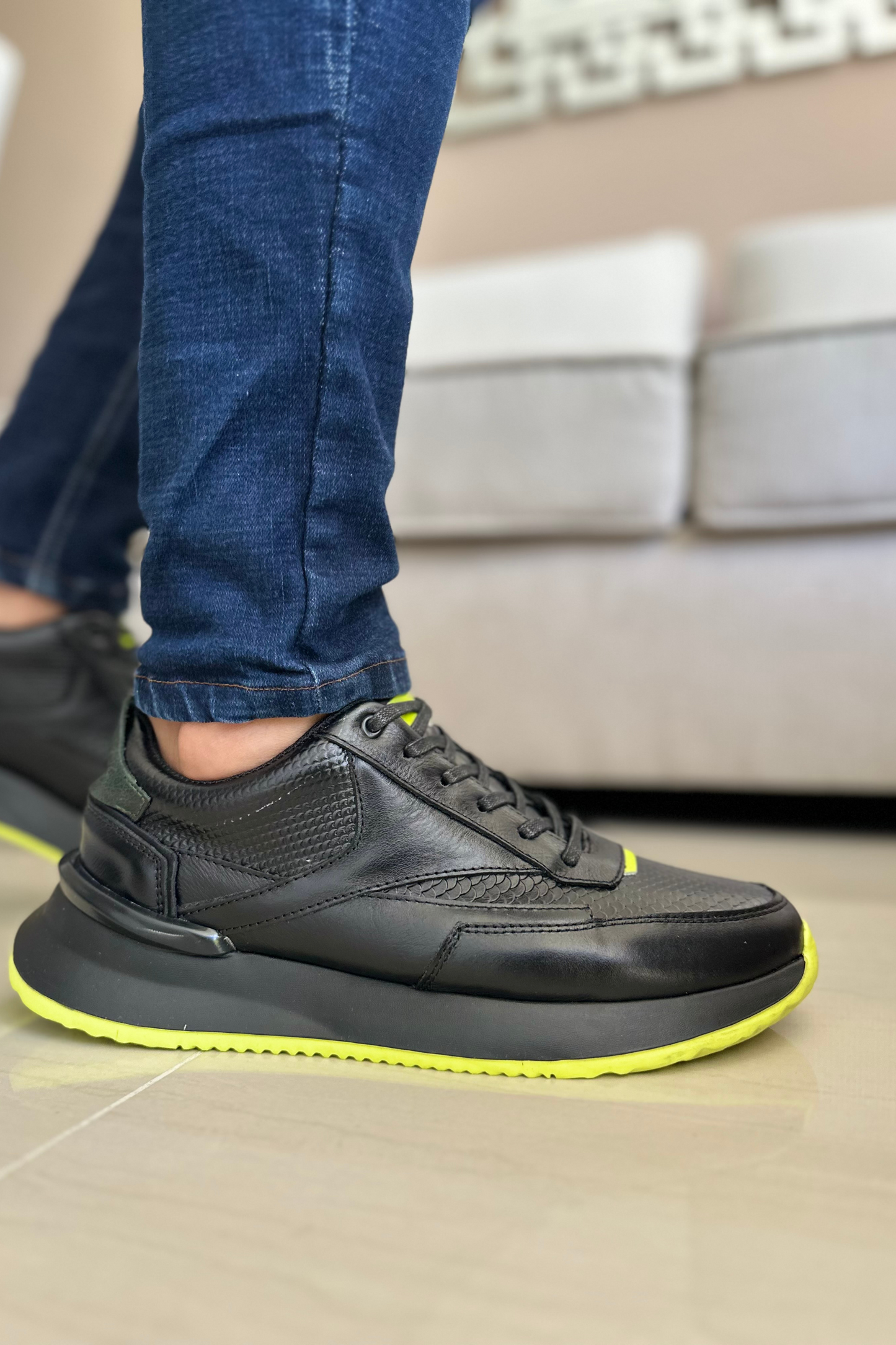 TENIS EN CUERO PARA HOMBRE COLOR NEGRO X NEON REF: 3223 CATANIA