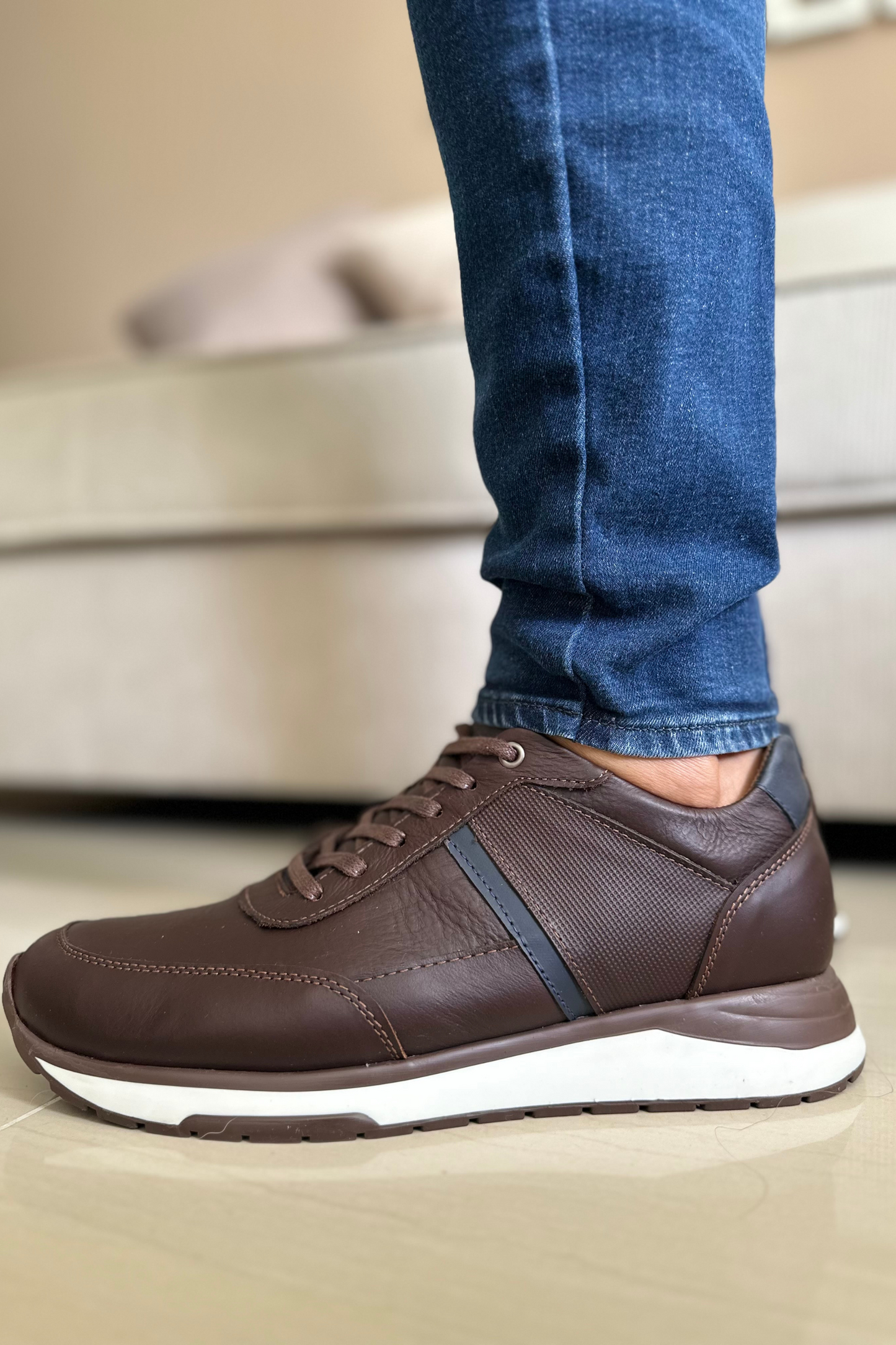 TENIS PARA HOMBRE EN CUERO COÑAC X AZUL REF: MANCHESTER 60-0