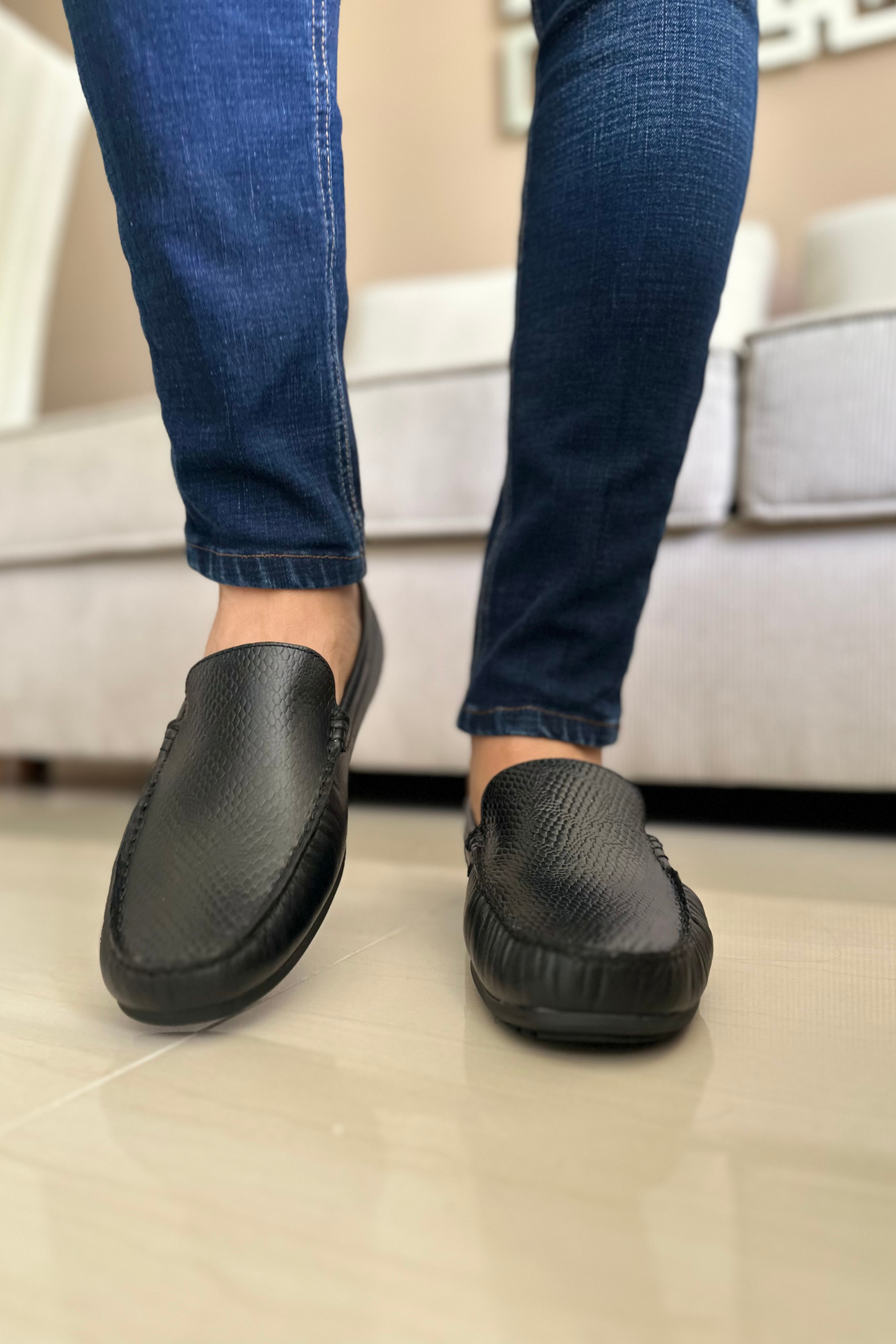 MOCASINES PARA HOMBRE EN CUERO NEGRO SIN CORDON REF: TIBANA