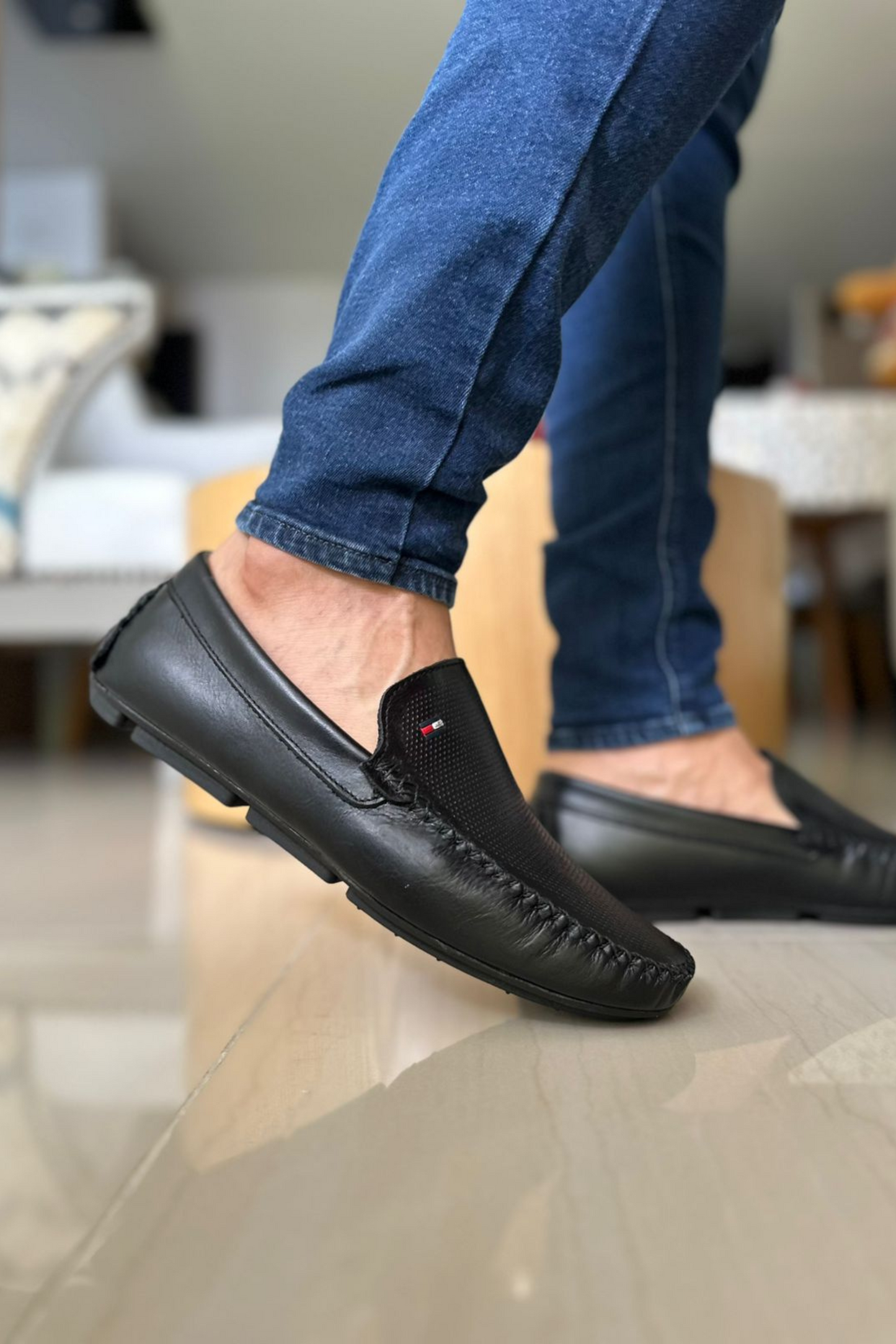 MOCASIN DIALLO EN CUERO NEGRO PARA HOMBRE / TOÑ 1000