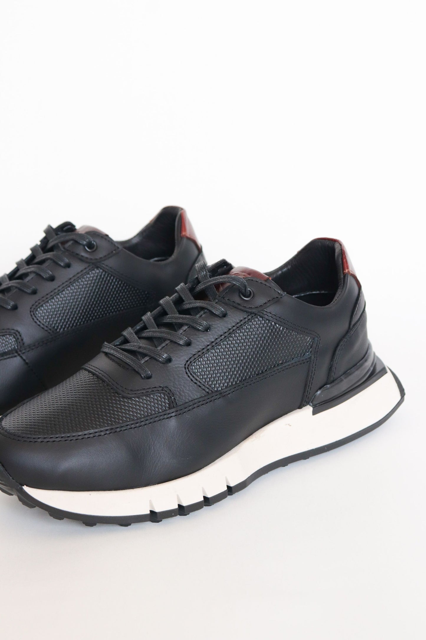 TENIS NEGRO PARA HOMBRE|REF: 600-A MARC