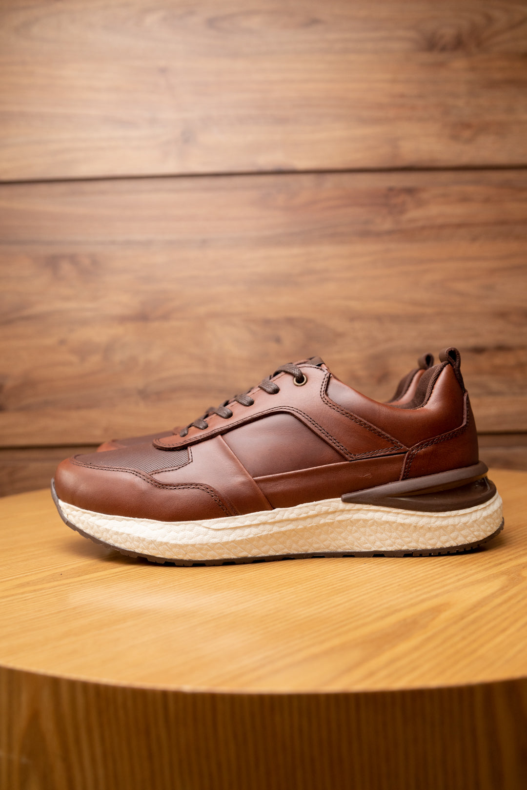 TENIS EN CUERO PARA HOMBRE COLOR COÑAC / REF: MATEO