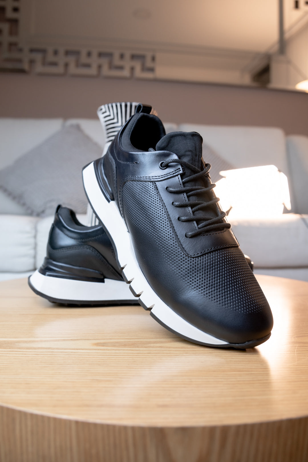 TENIS EN CUERO NEGRO PARA HOMBRE / REF: FRED B-91