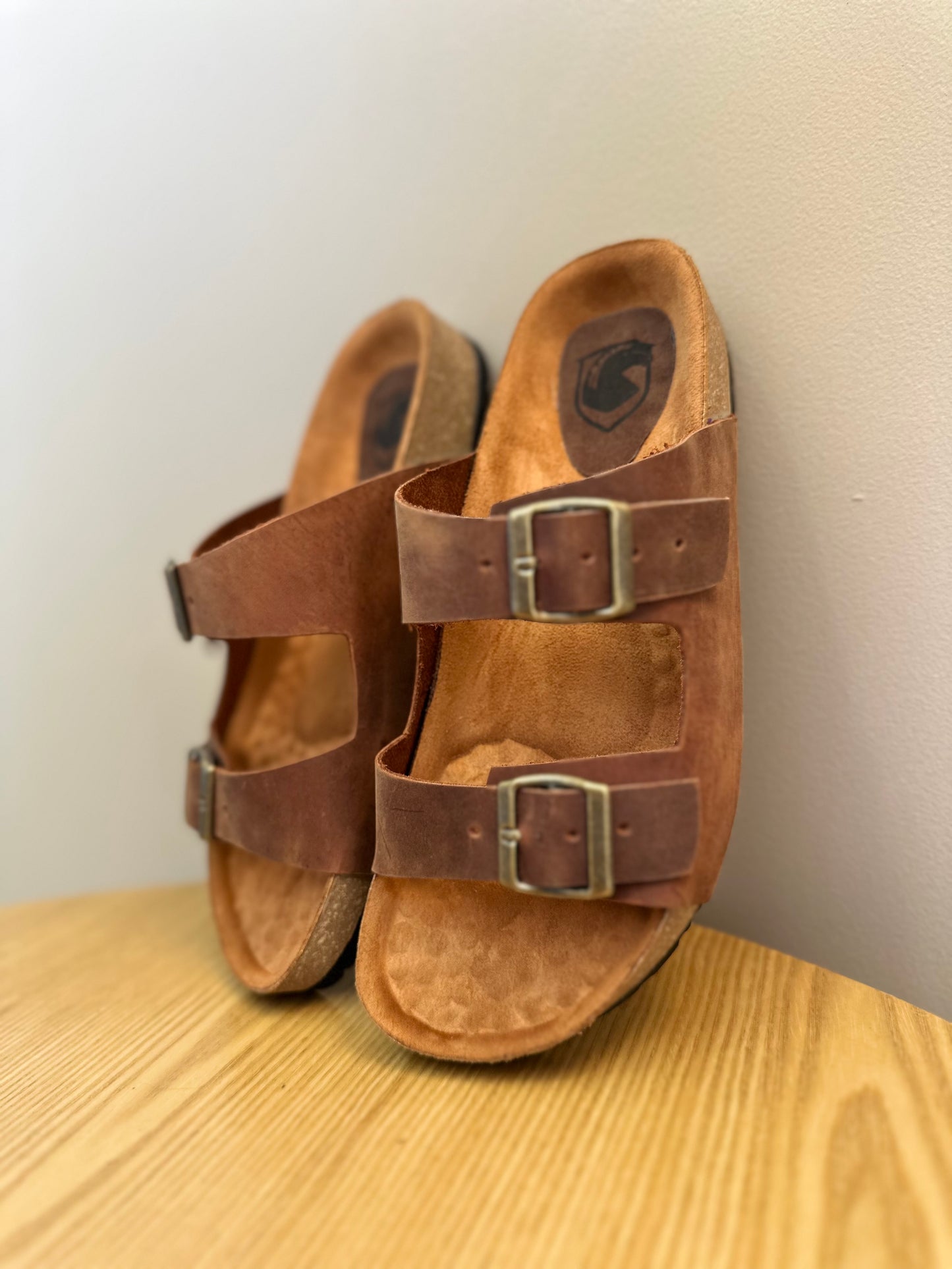 SANDALIAS PARA HOMBRE EN CUERO RUSTICO CATALUÑA REF: 55 FARID