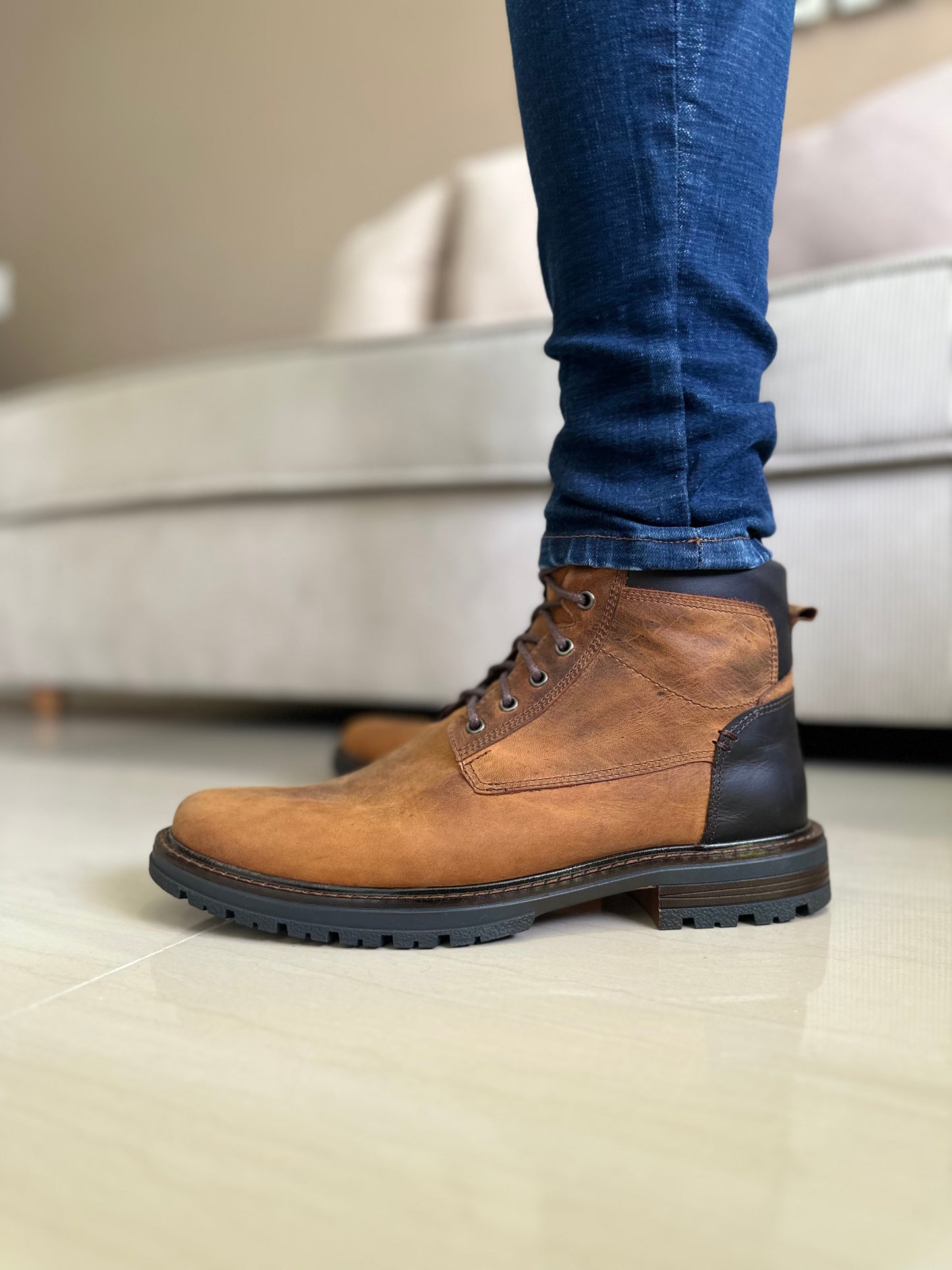 BOTAS PARA HOMBRE EN CUERO MIEL | REF TAUPE
