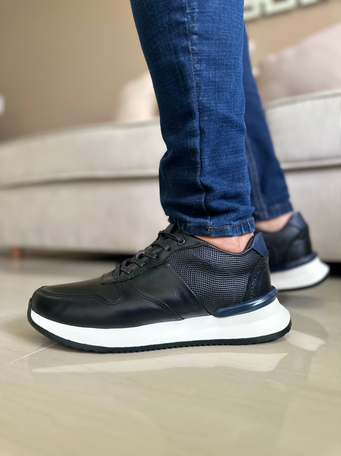 TENIS EN CUERO PARA HOMBRE COLOR NEGRO REF: LISBOA D 15