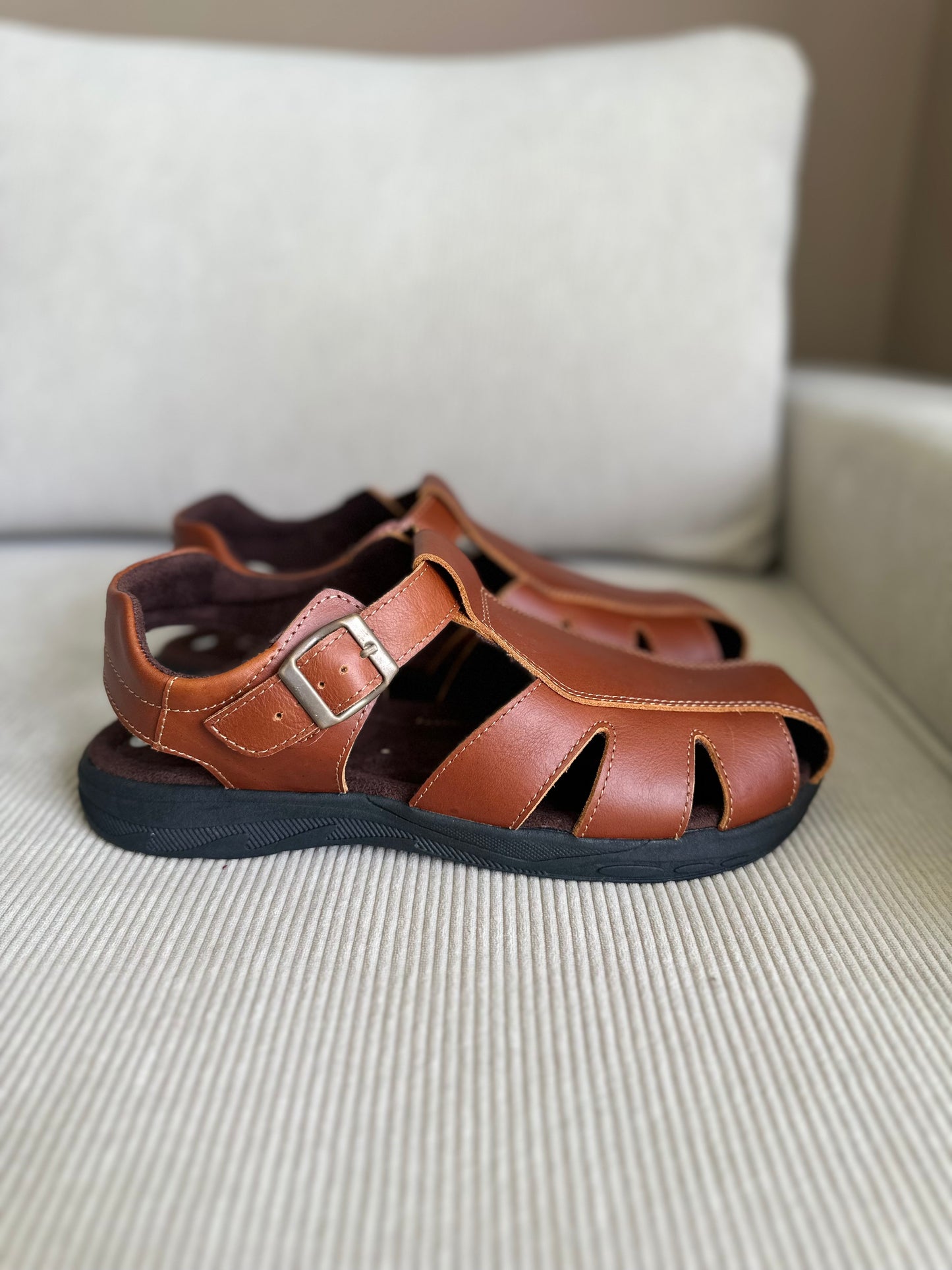 SANDALIA PARA HOMBRE EN CUERO MIEL | REF: FRANCISCO 605