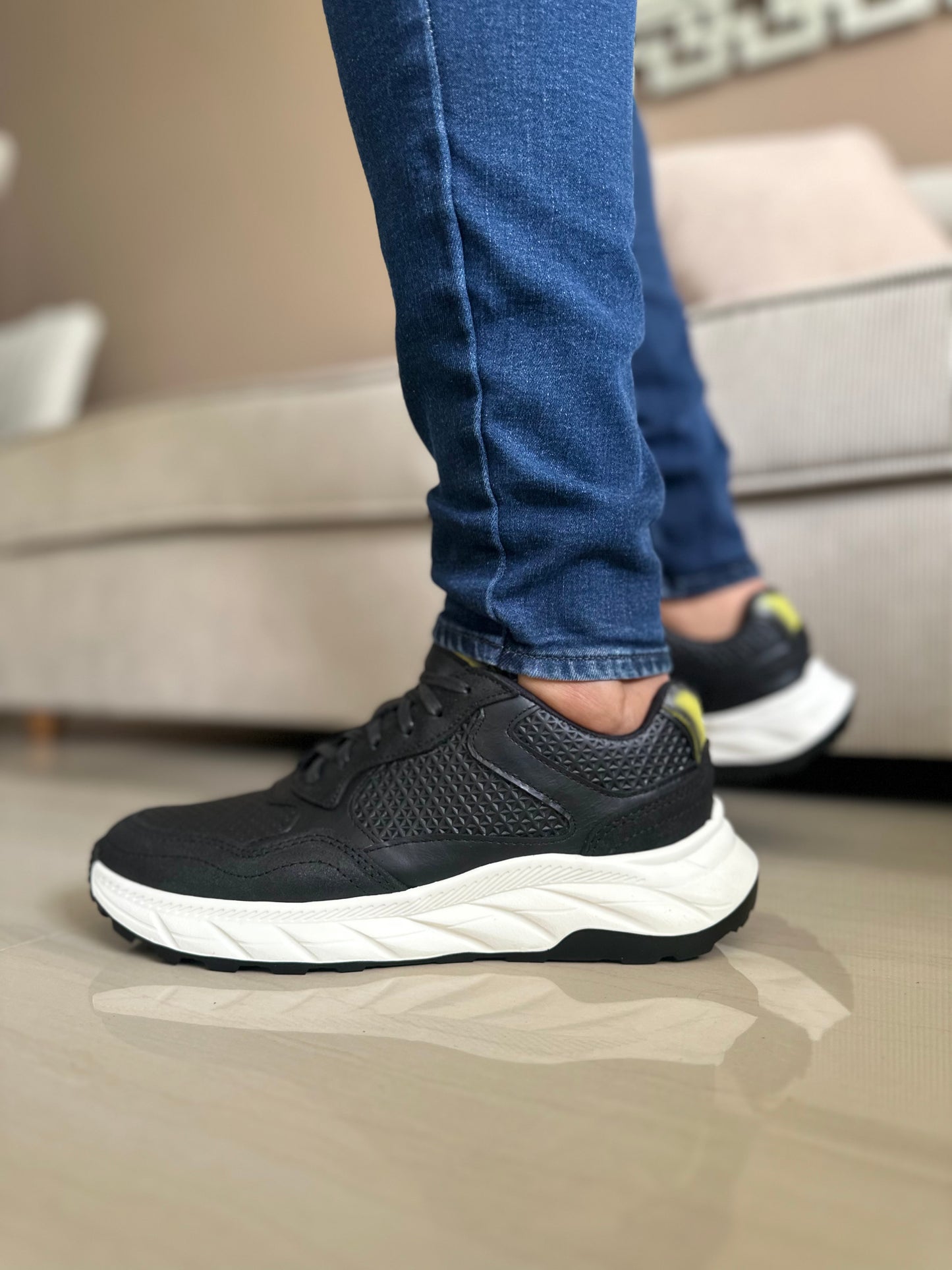 TENIS PARA HOMBRE EN CUERO NEGRO | REF TINJACA