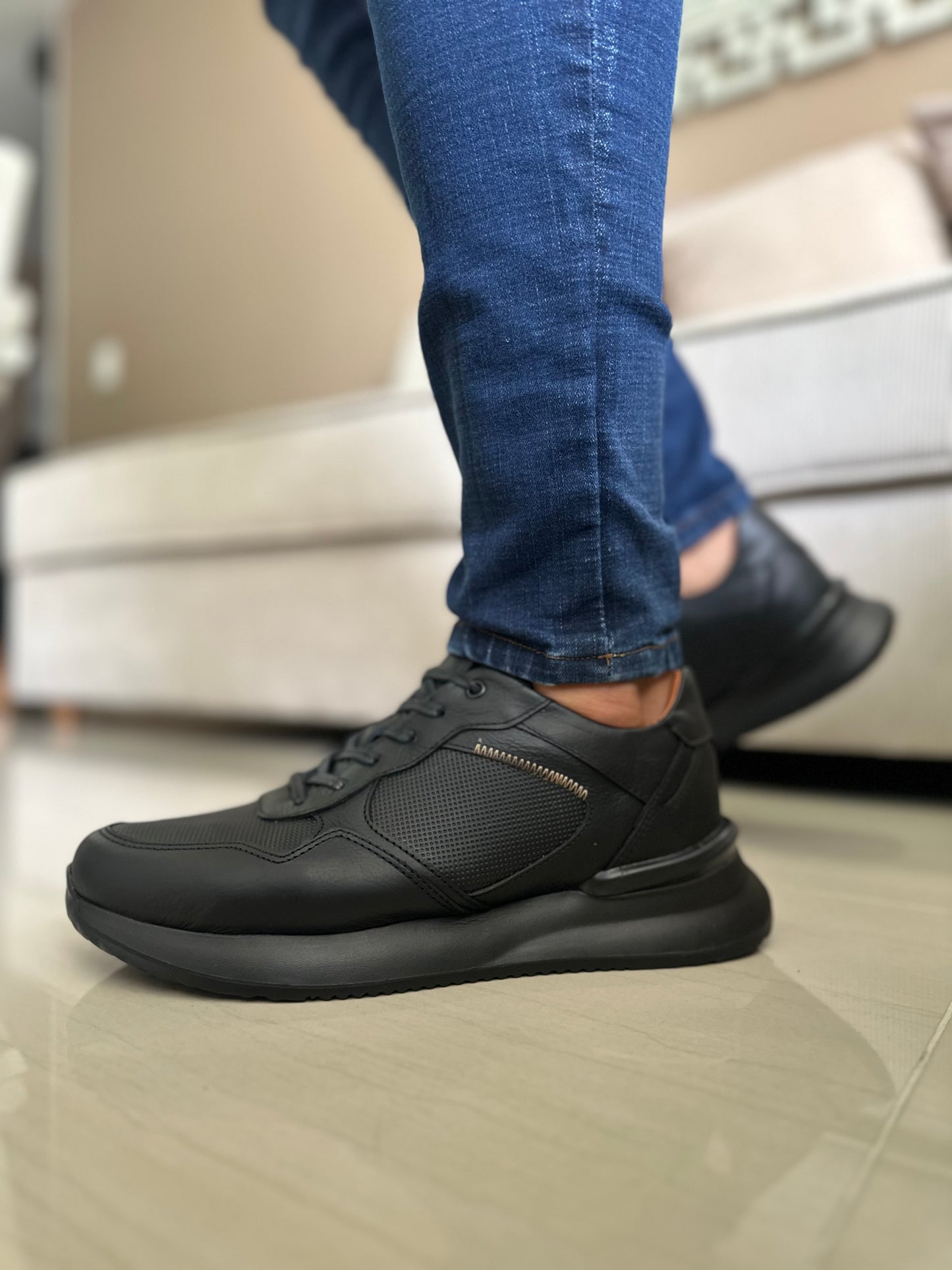 TENIS PARA HOMBRE EN CUERO NEGRO | REF ONTARIO