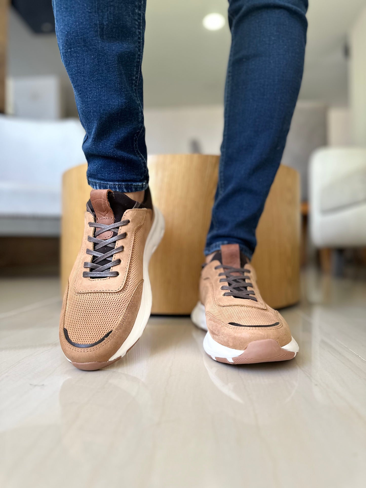 TENIS AMSTRONG EN CUERO BEIGE PARA HOMBRE / REF: 2123